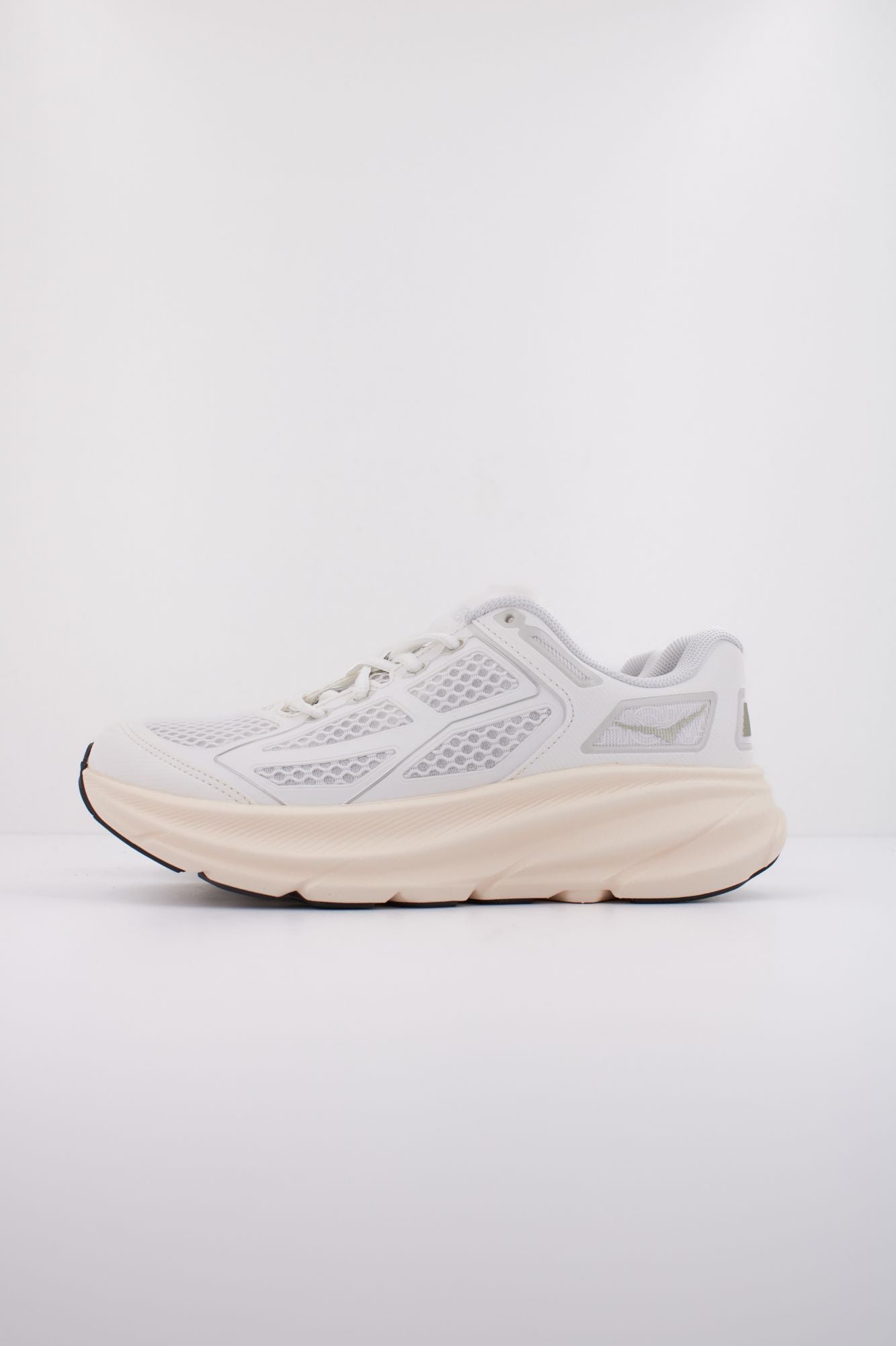 HOKA U CLIFTON ONE9 en color BLANCO (1)