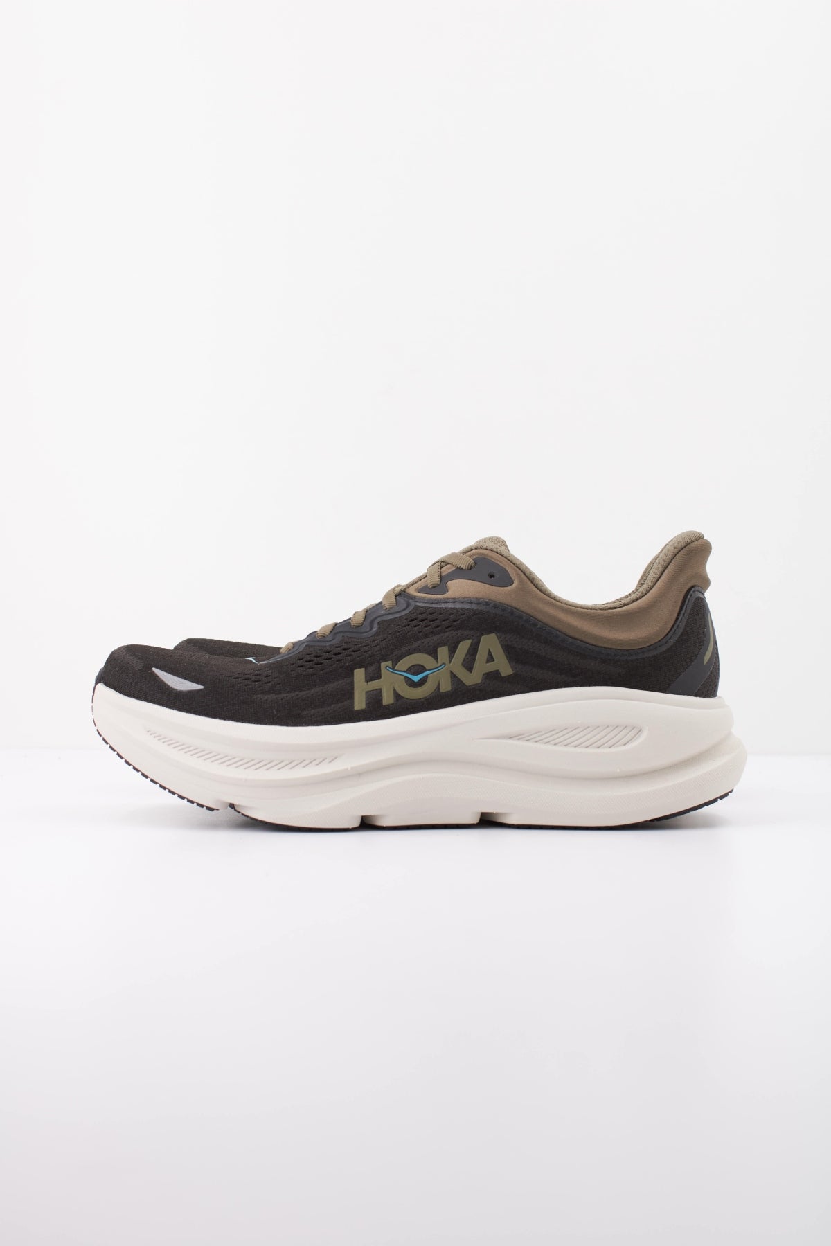 HOKA 1162011HO ZAPATILLA BONDI 9 en color MARRON (1)