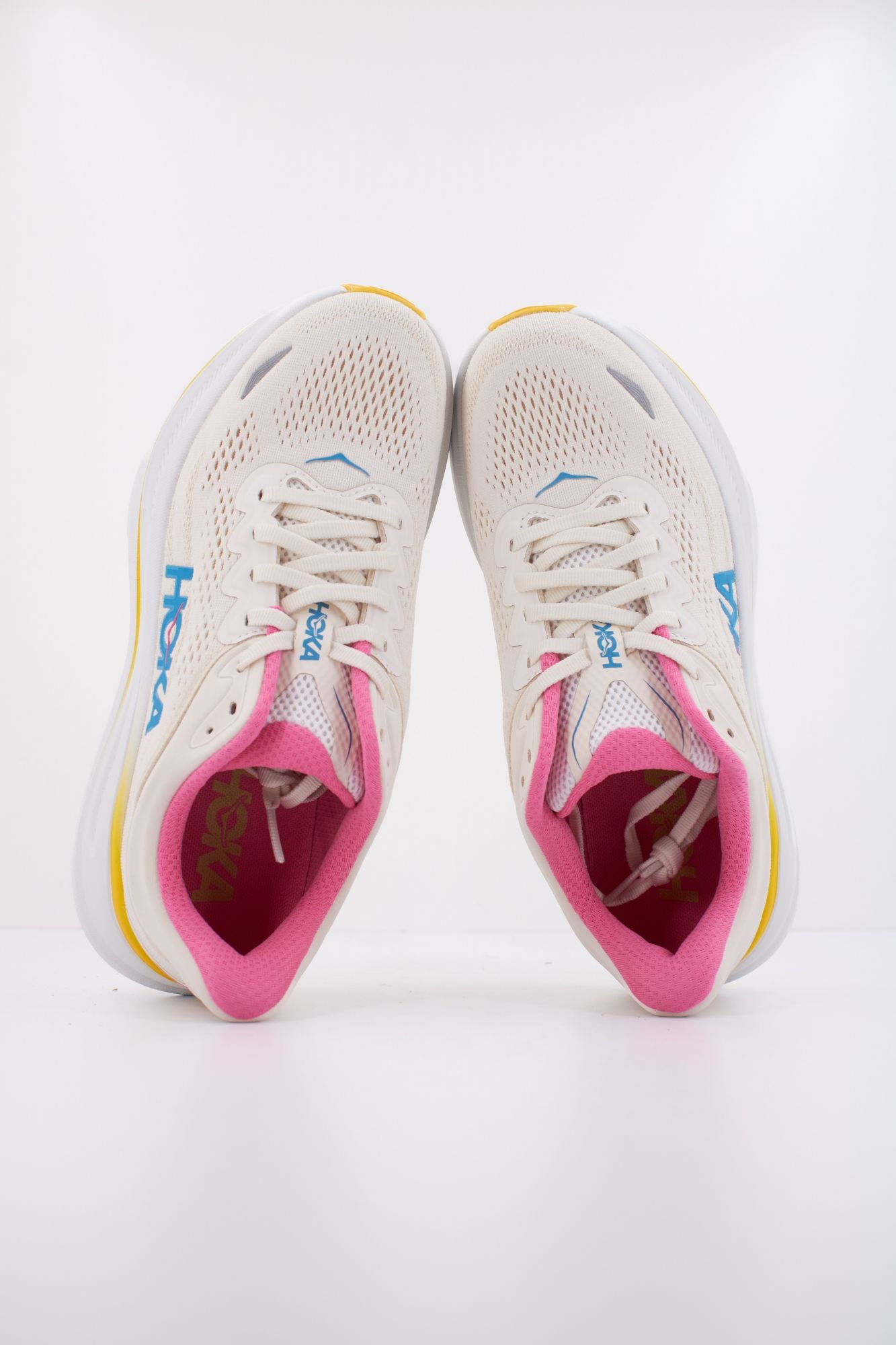 HOKA W BONDI 9 en color BLANCO (3)