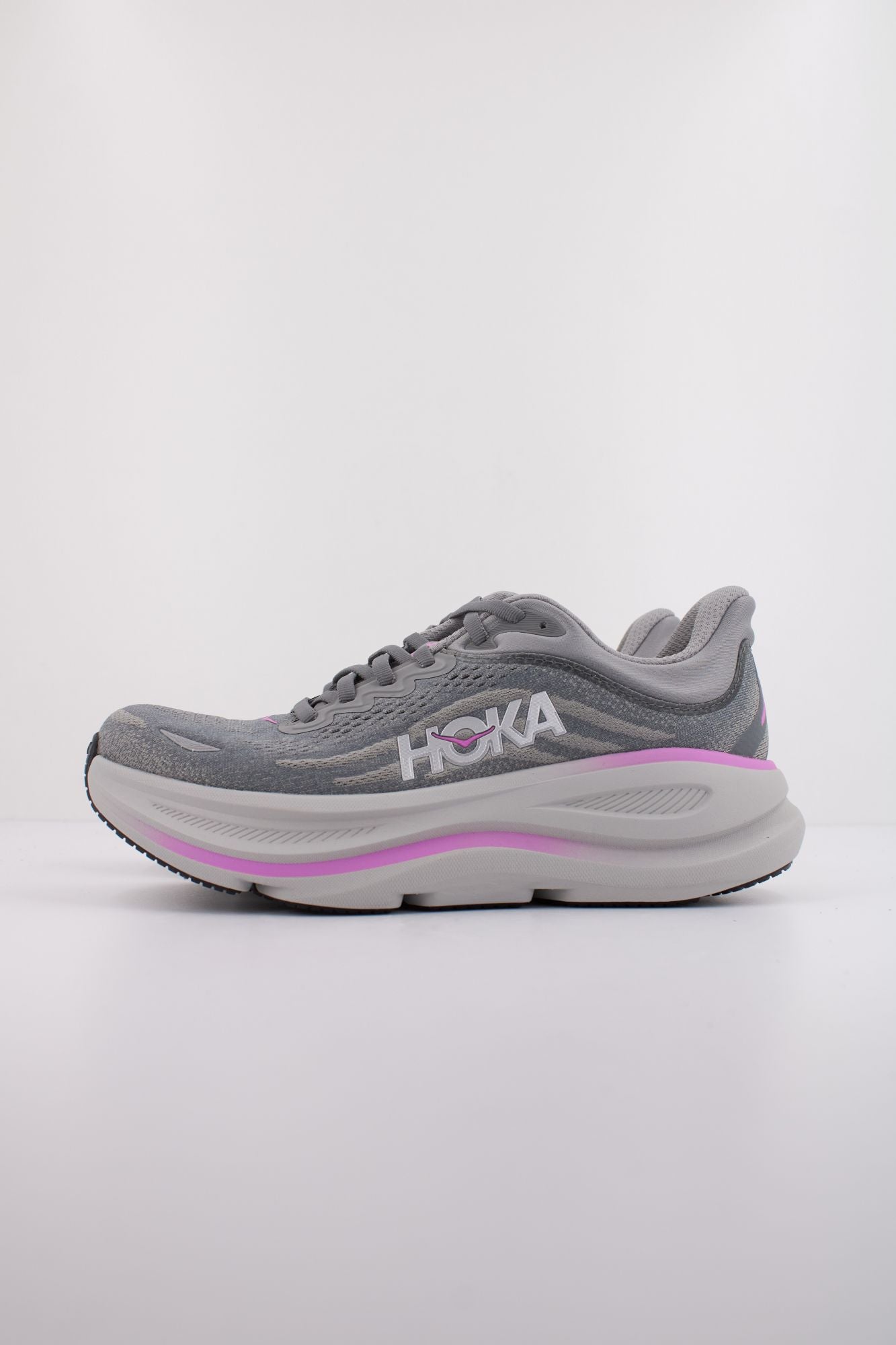HOKA W BONDI 9 en color GRIS (1)