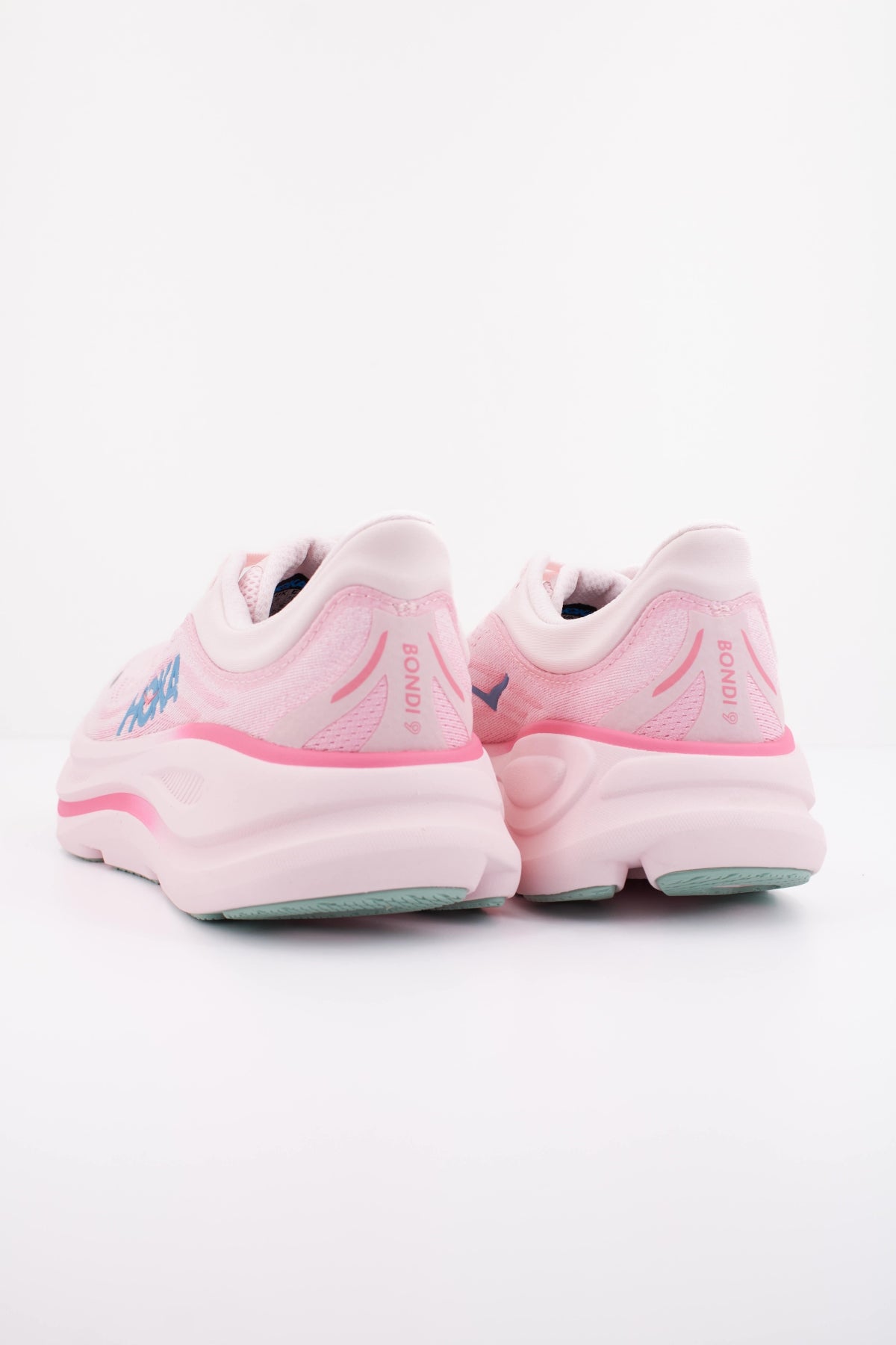 HOKA W BONDI 9 en color ROSA (4)