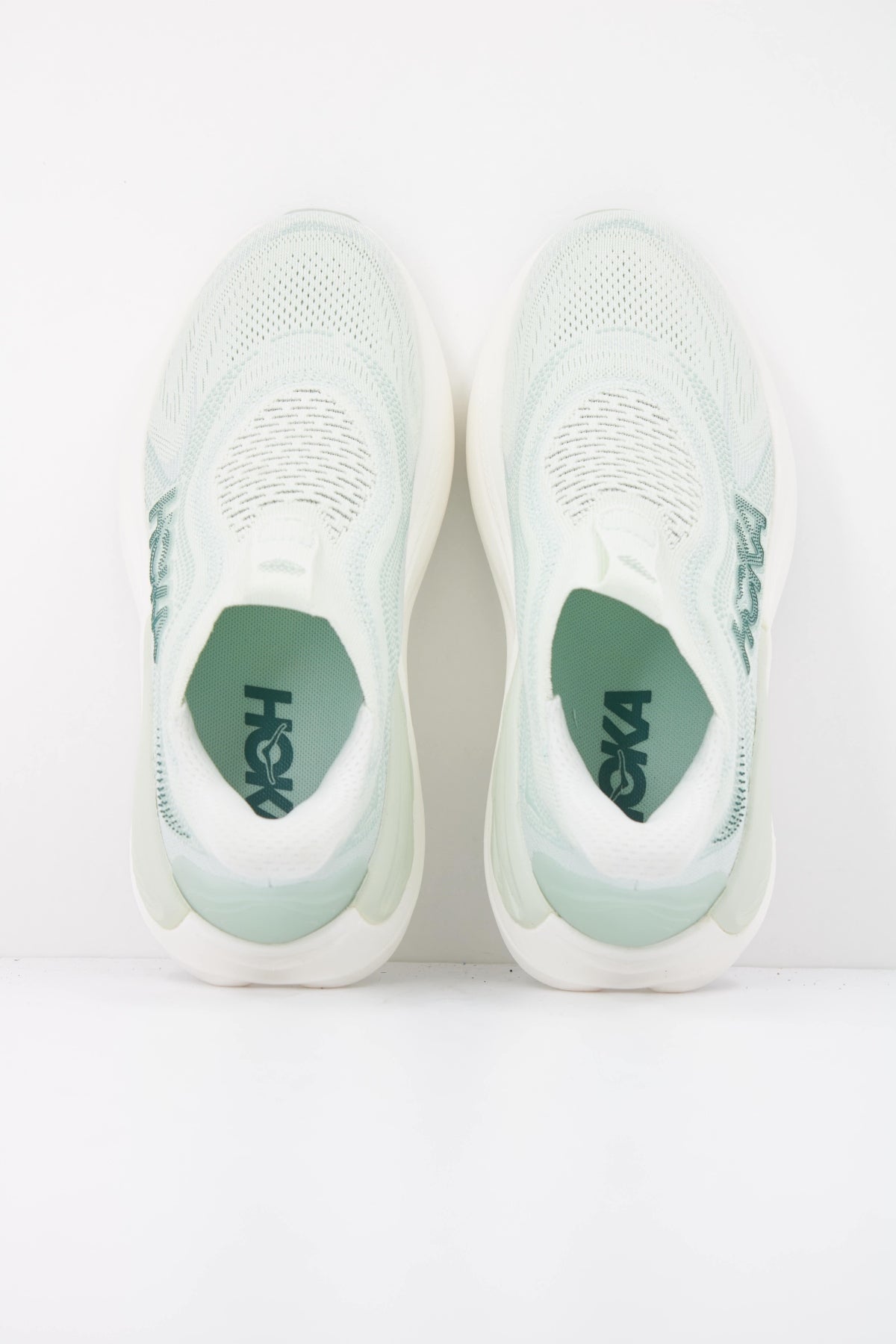 HOKA W SKYWARD en color VERDE (3)
