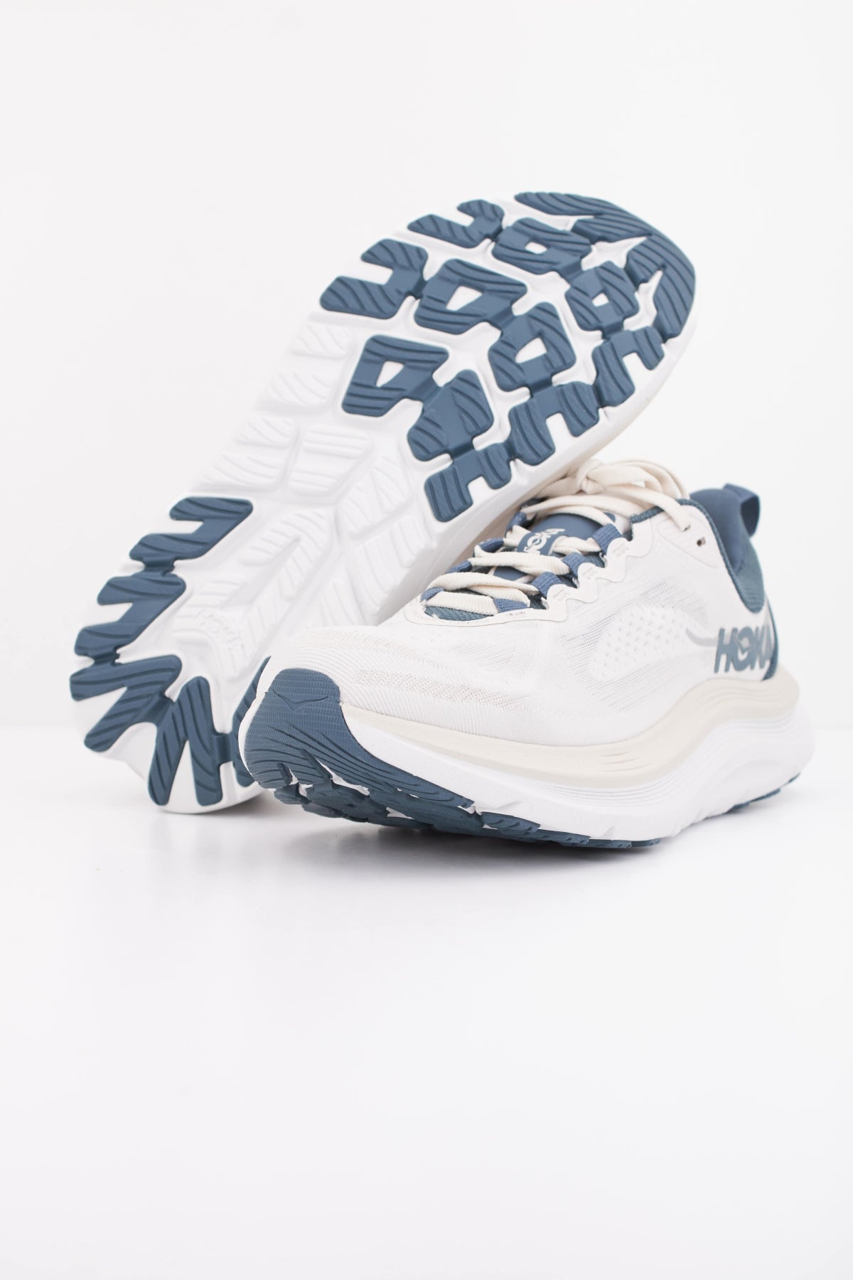 HOKA ZAPATILLA W KAWANA 3 en color BEIS (5)