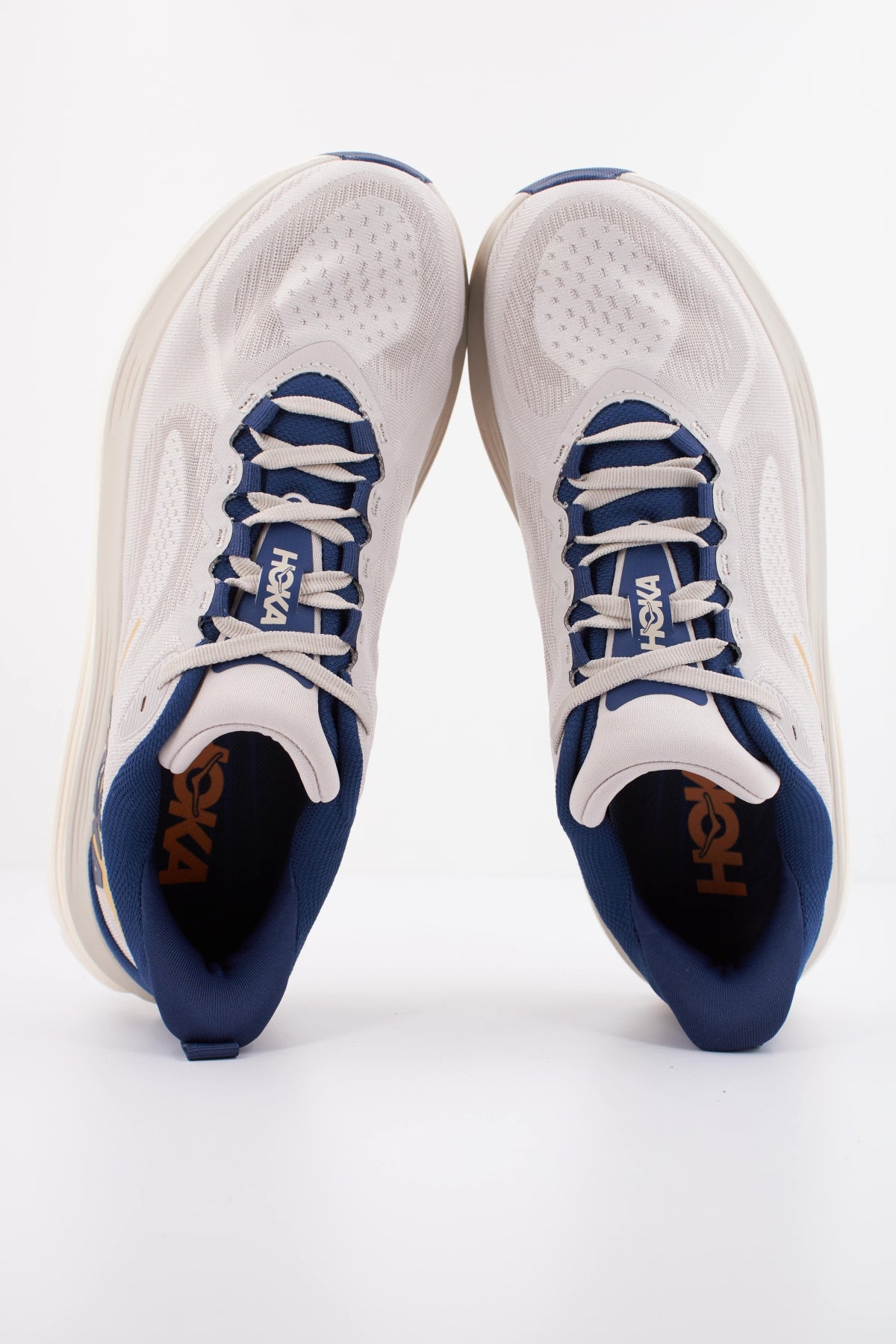 HOKA KAWANA 3 en color BLANCO (3)