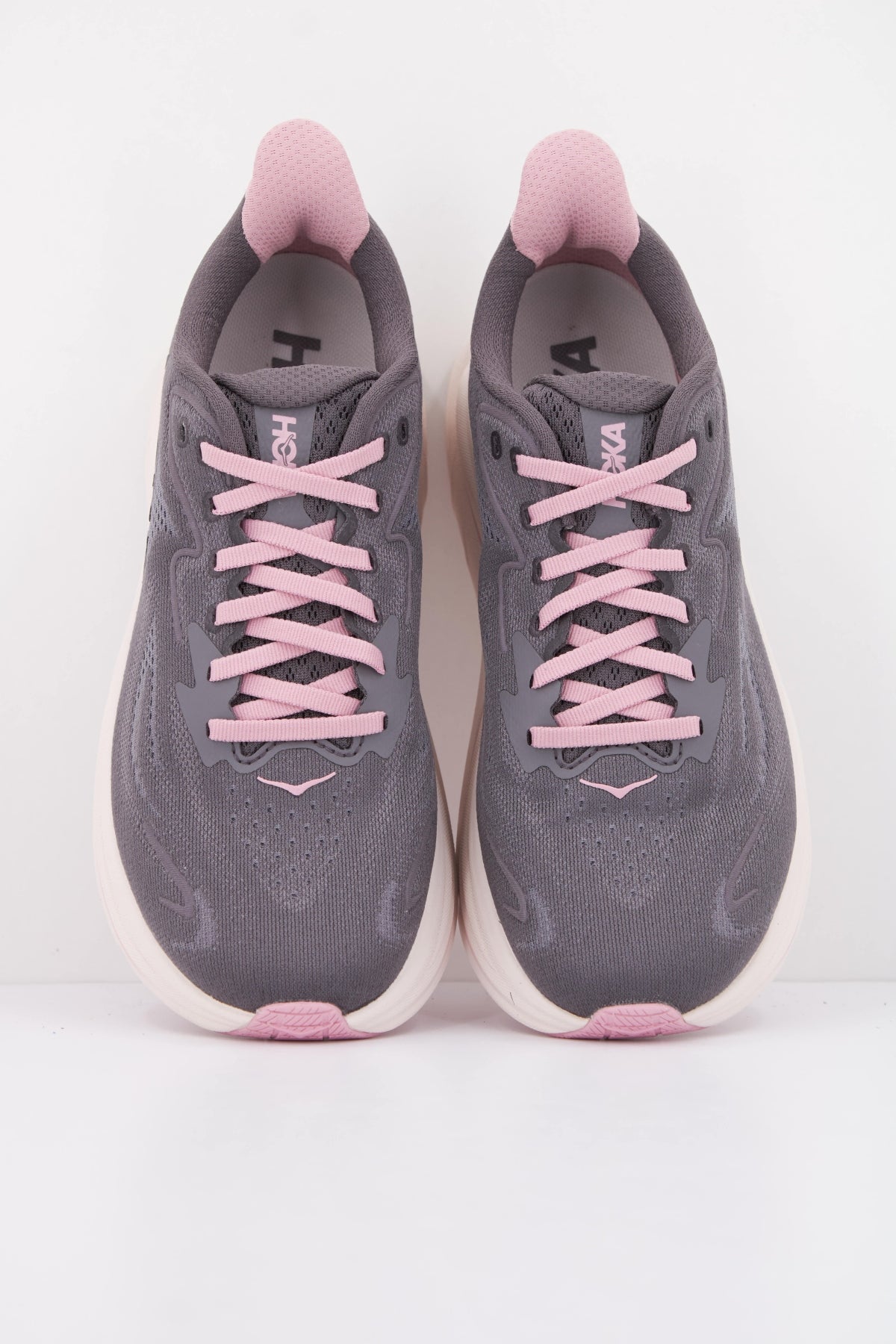 HOKA W CLIFTON 10 en color GRIS (3)