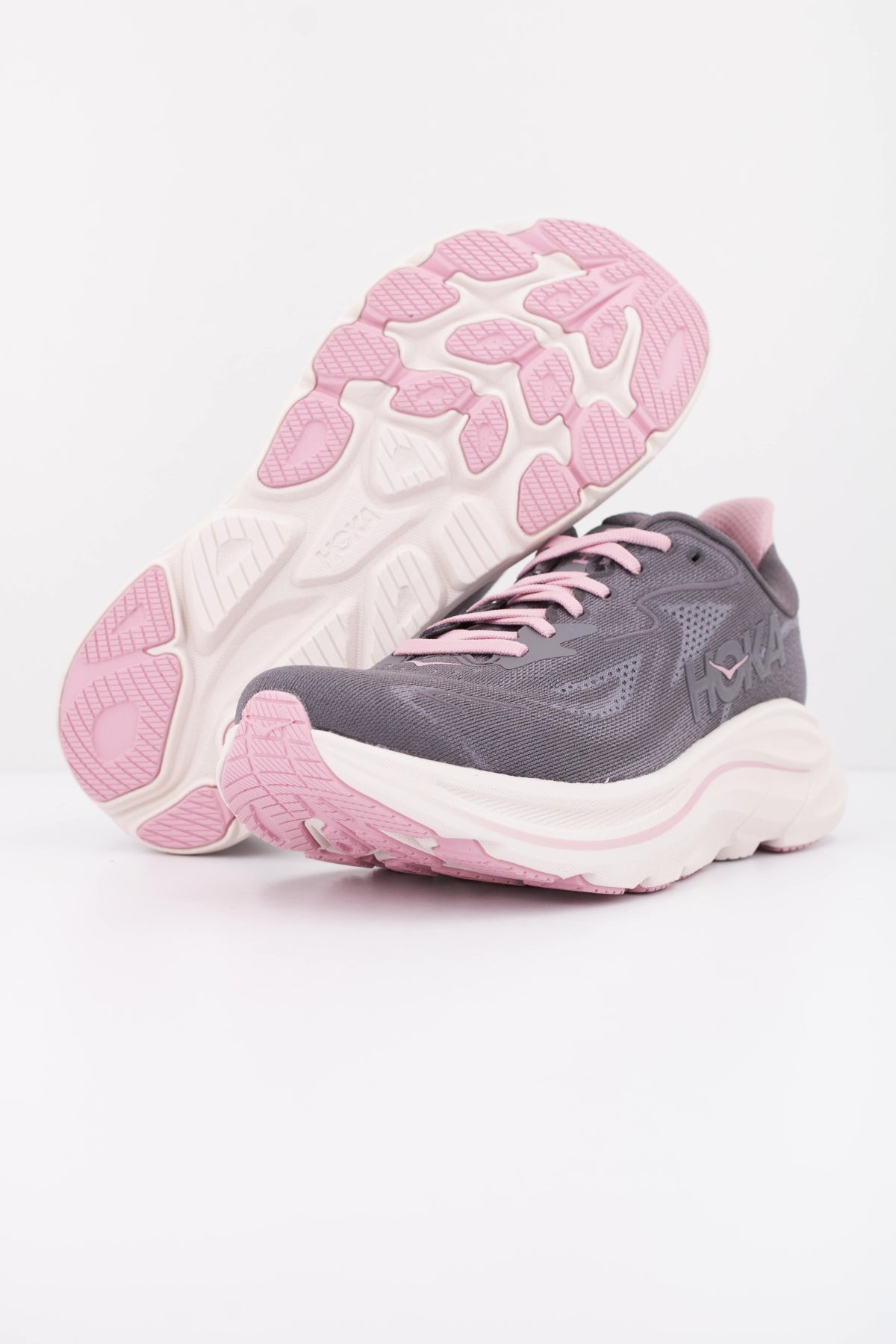 HOKA W CLIFTON 10 en color GRIS (5)