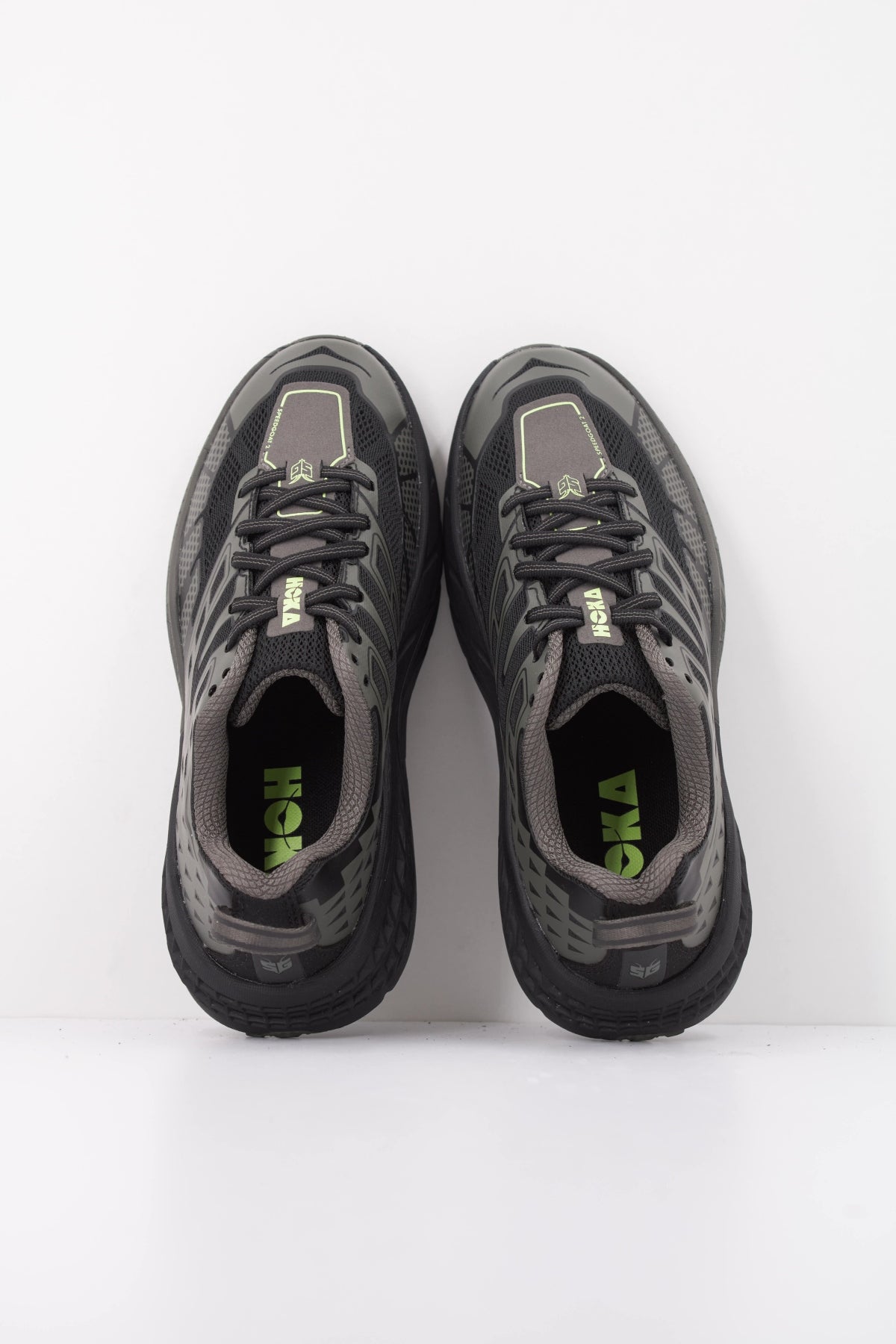 HOKA 1162710HO ZAPATILLA U SPEEDGOAT 2 en color NEGRO (3)