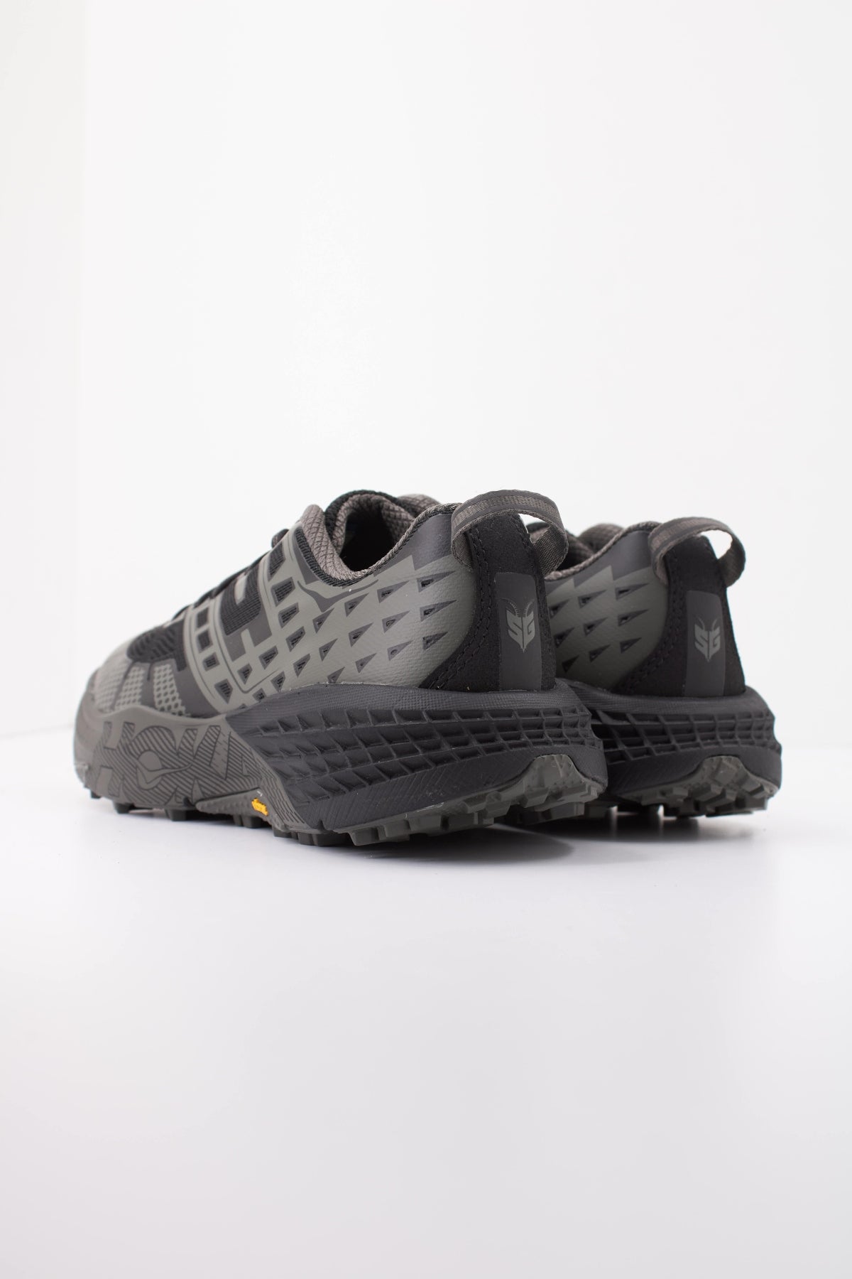 HOKA 1162710HO ZAPATILLA U SPEEDGOAT 2 en color NEGRO (4)