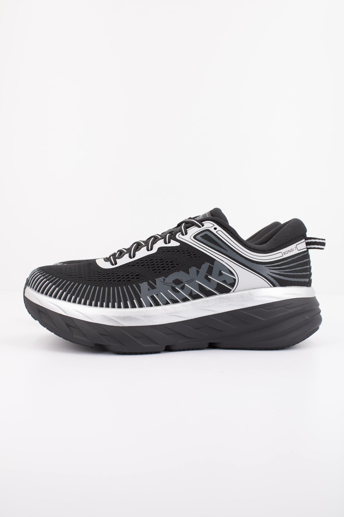HOKA ZAPATILLA BONDI 7 en color NEGRO (1)