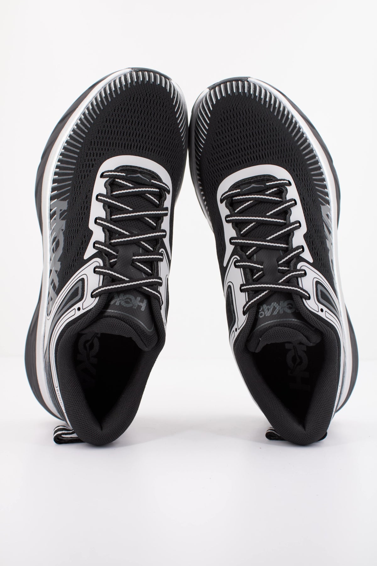 HOKA ZAPATILLA BONDI 7 en color NEGRO (3)