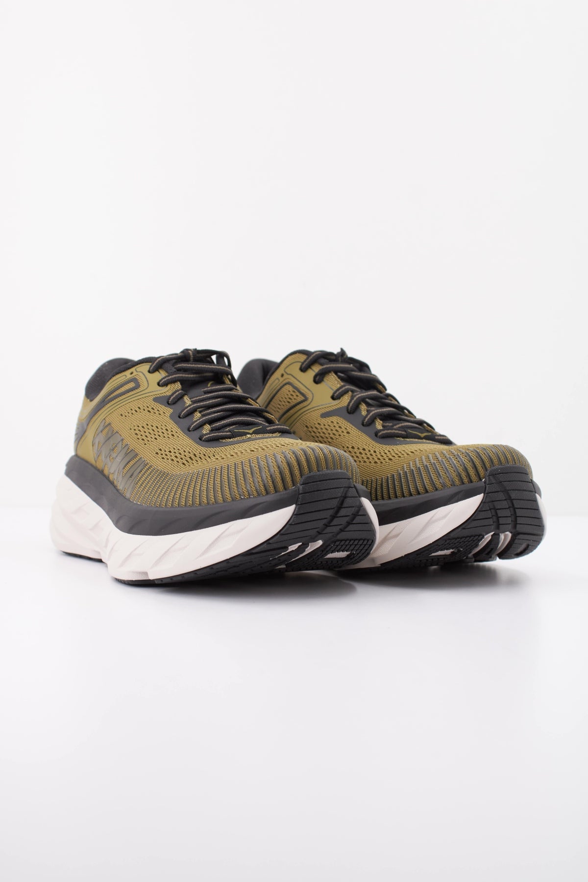 HOKA BONDI 7 en color VERDE (2)