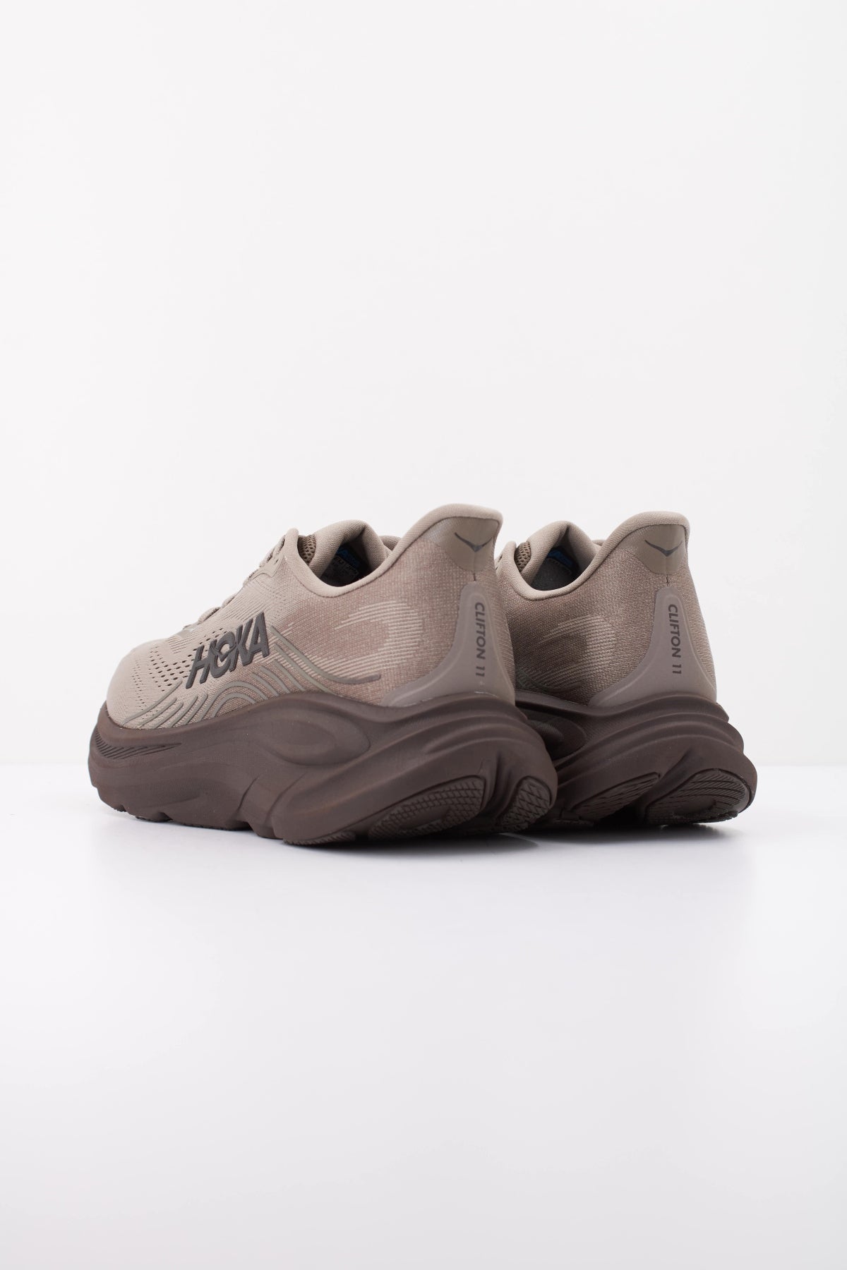 HOKA ZAPATILLA CLIFTON 11 en color BEIS (4)