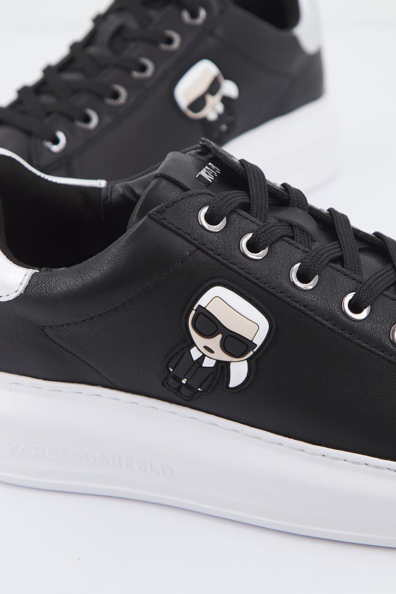 KARL LAGERFELD KAPRI en color NEGRO (4)