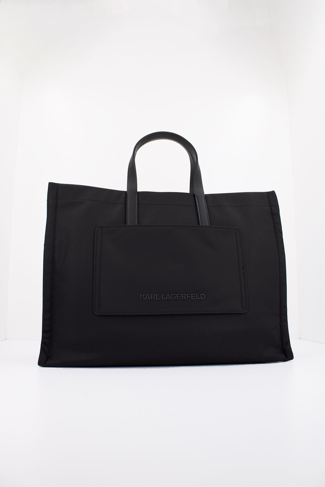 KARL LAGERFELD K/IKONIK 2.0 NYLON LG CB T en color NEGRO (2)