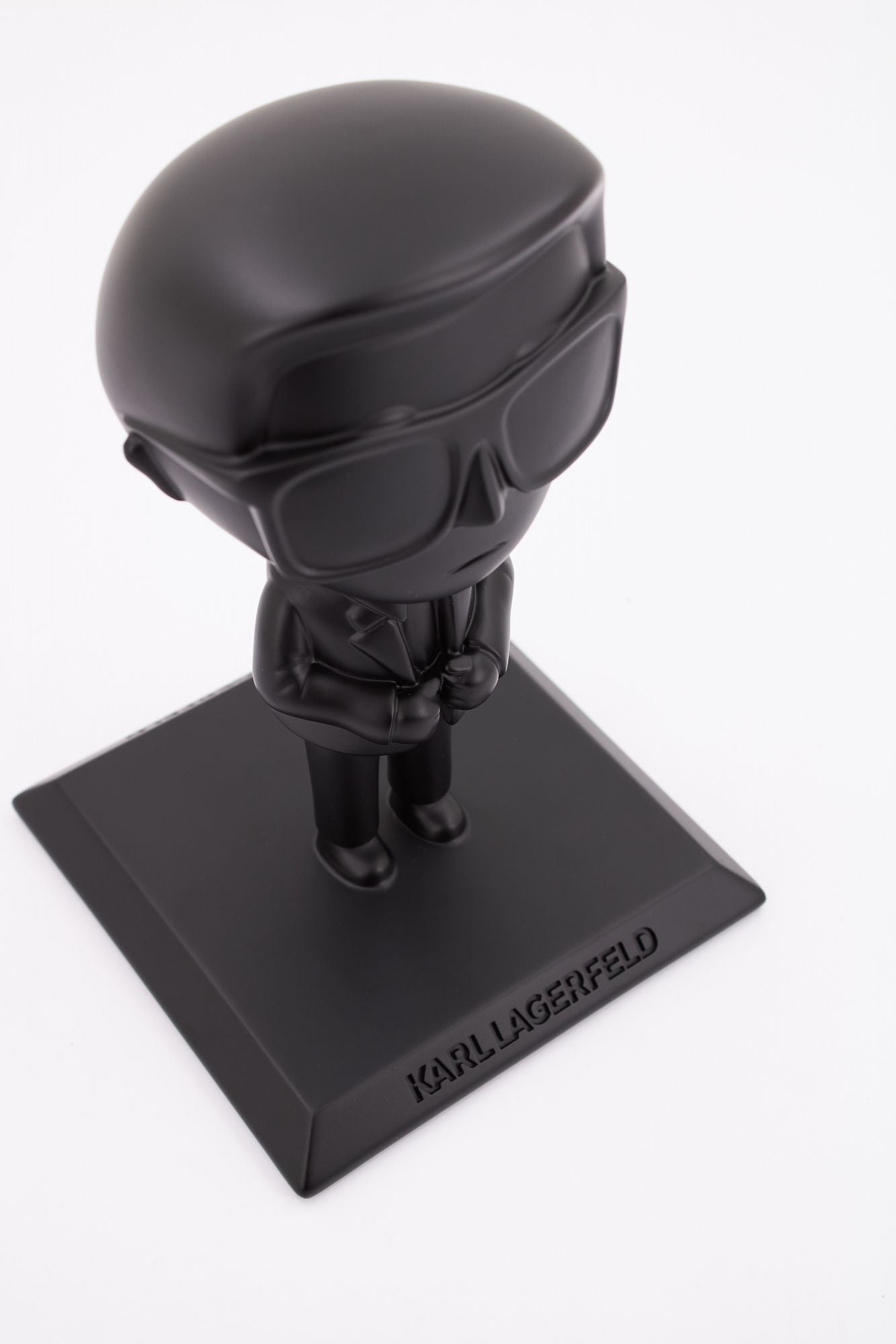 KARL LAGERFELD K/IKONIK 2.0 KARL STATUE en color NEGRO (4)
