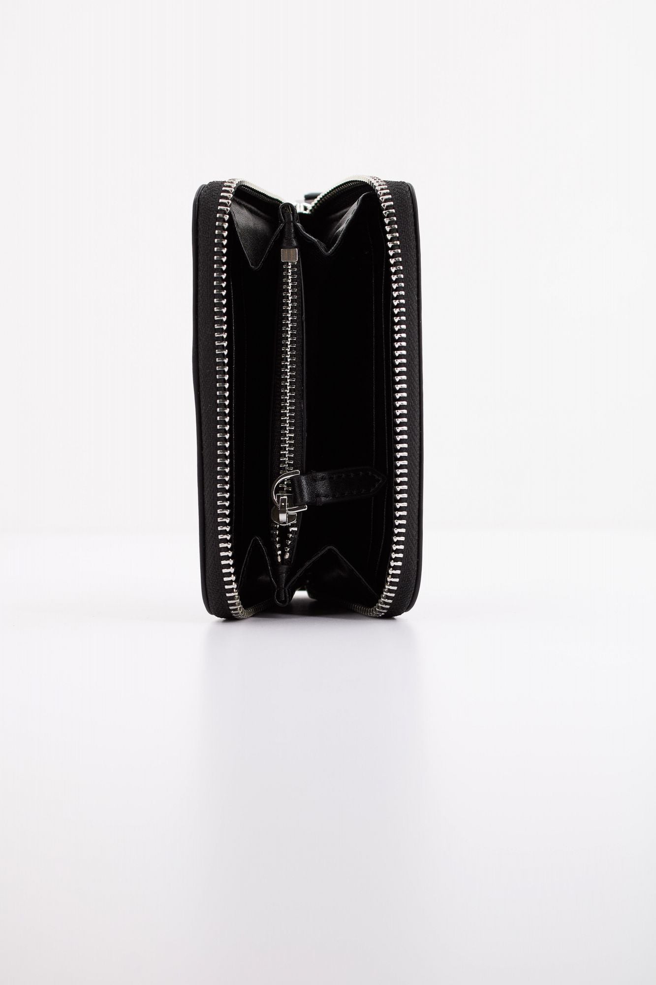 KARL LAGERFELD K/CIRCLE SM ZIP WLLT PERF en color NEGRO (4)