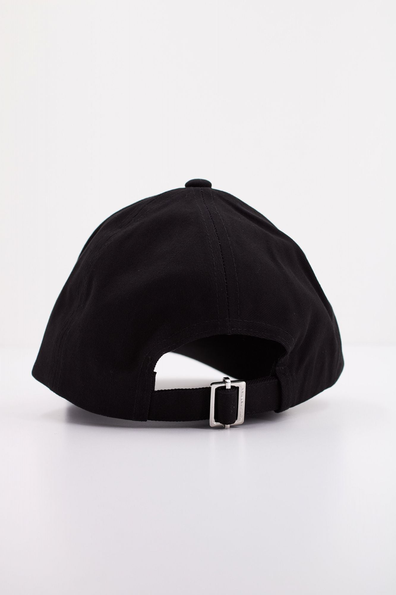 KARL LAGERFELD K/SIGNATURE PIPING CAP en color NEGRO (3)