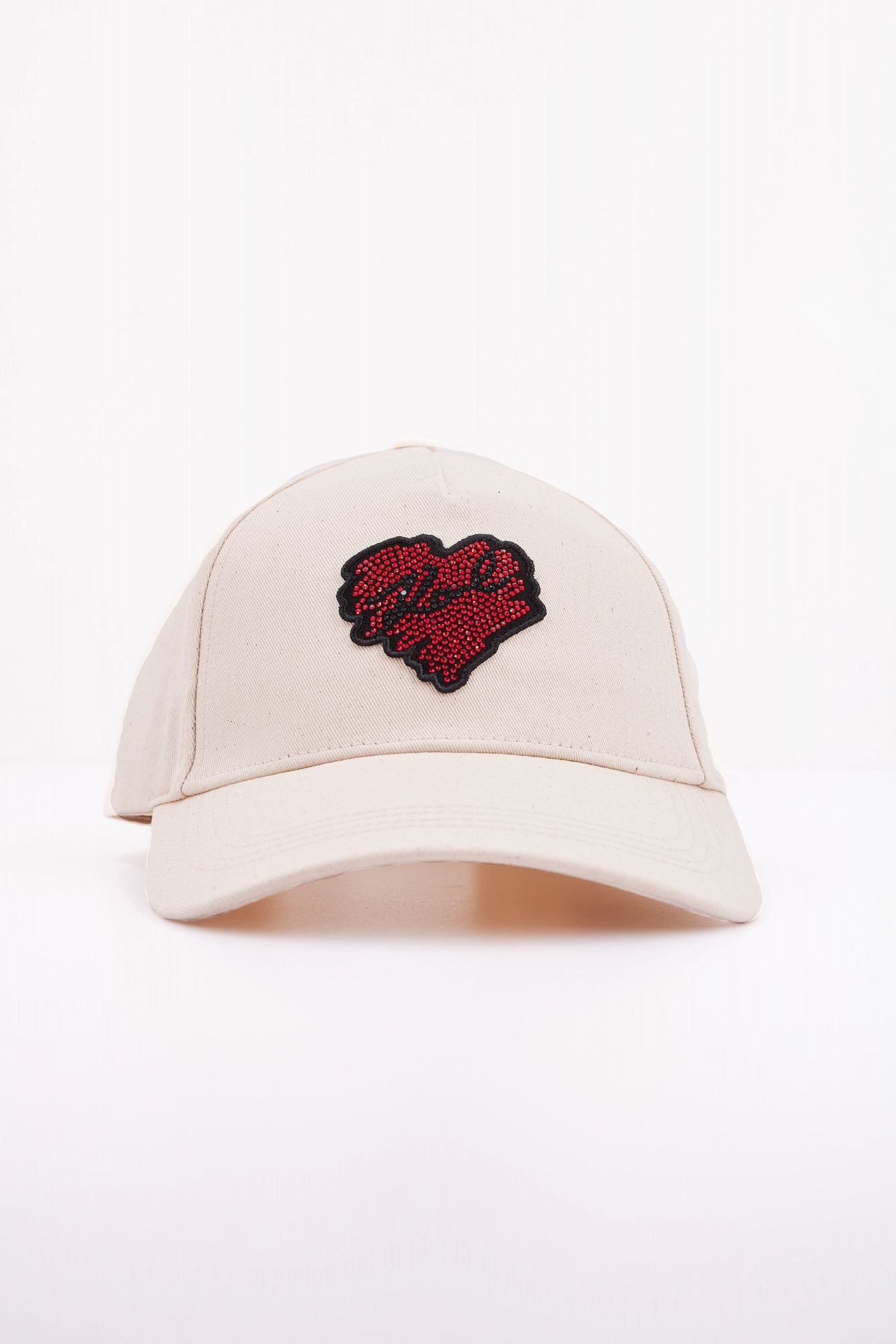 KARL LAGERFELD HEARTS CAP en color BEIS (1)