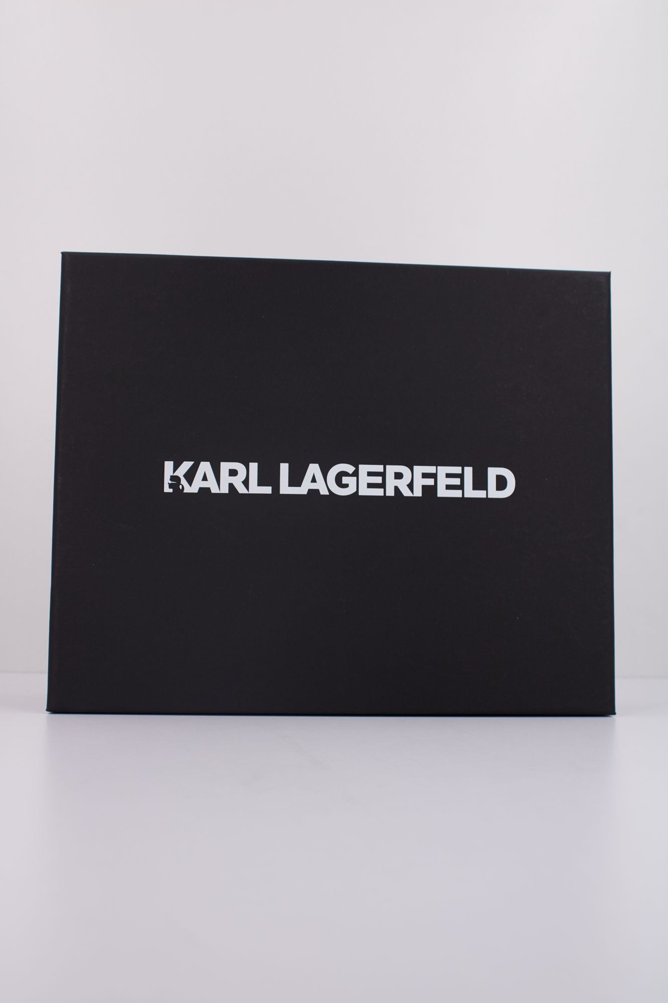 KARL LAGERFELD KREEPER LO SIGNIA en color BLANCO (6)