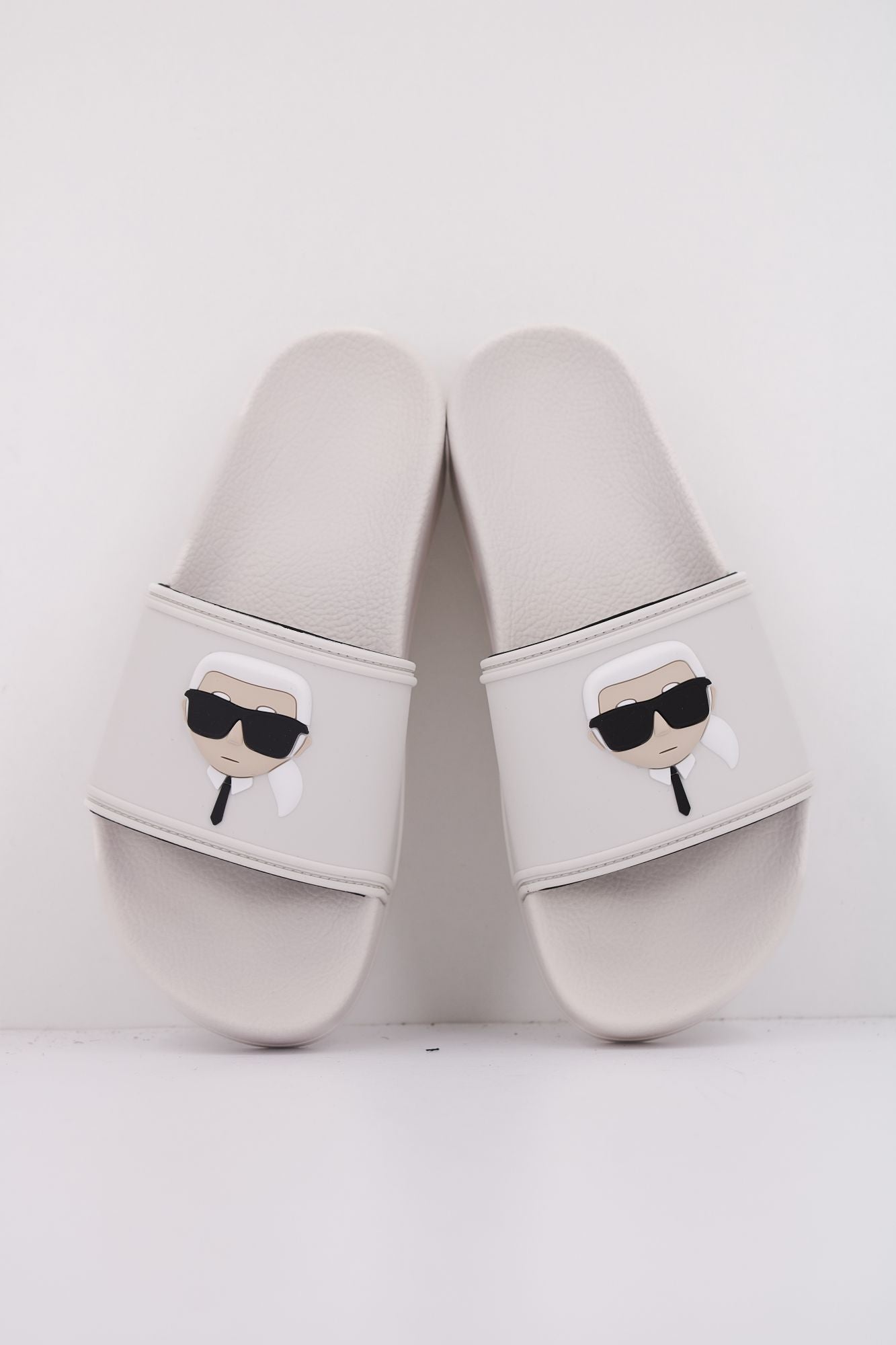 KARL LAGERFELD KONDO MAXI KARL NFT SLIDE en color BLANCO (3)