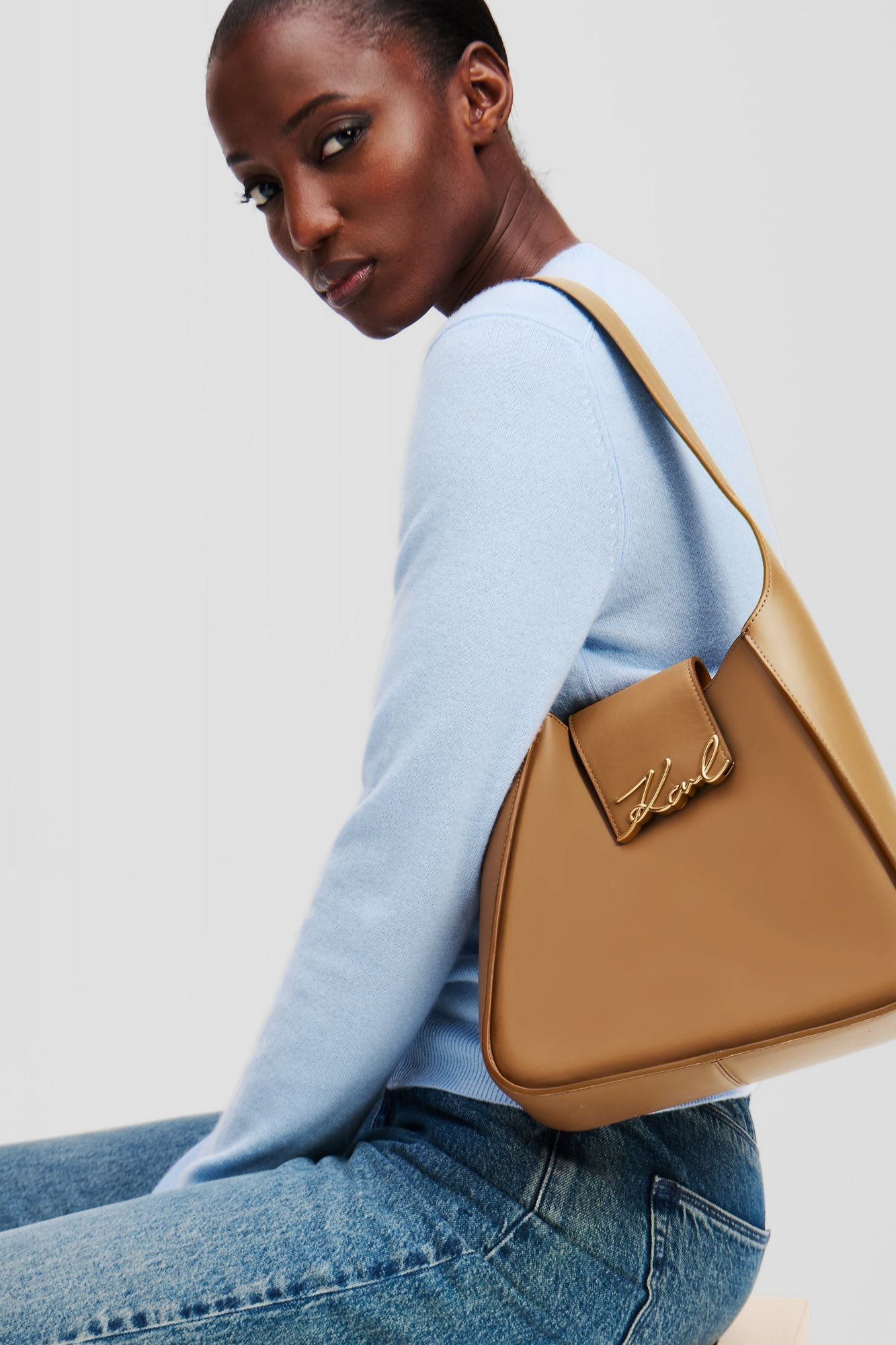 KARL LAGERFELD K SIGNATURE HOBO en color MARRON (4)