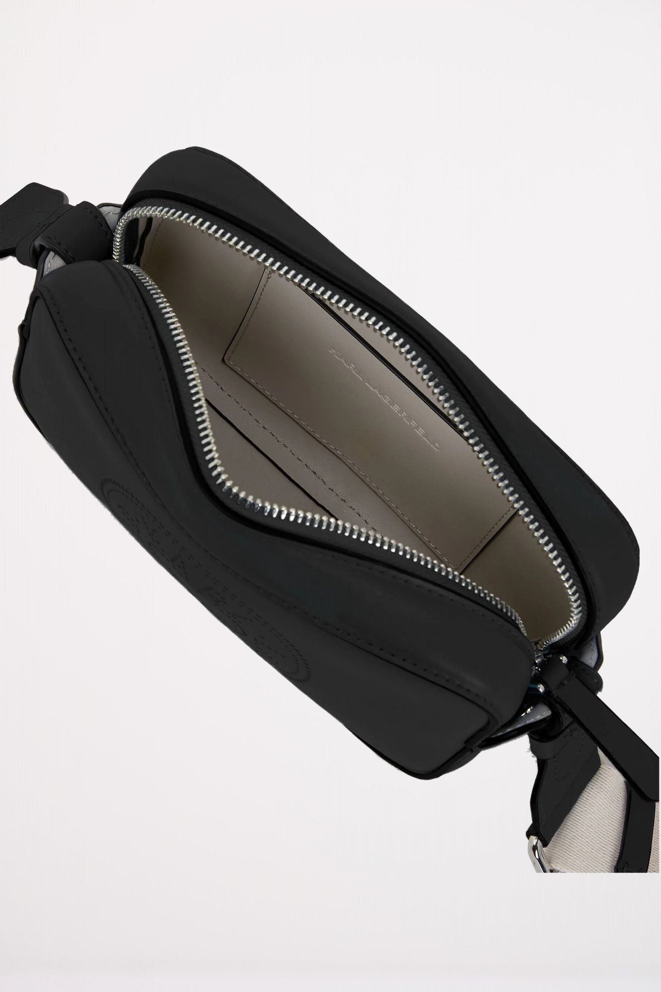 KARL LAGERFELD K CIRCLE SLIM CAMERA BAG en color NEGRO (3)