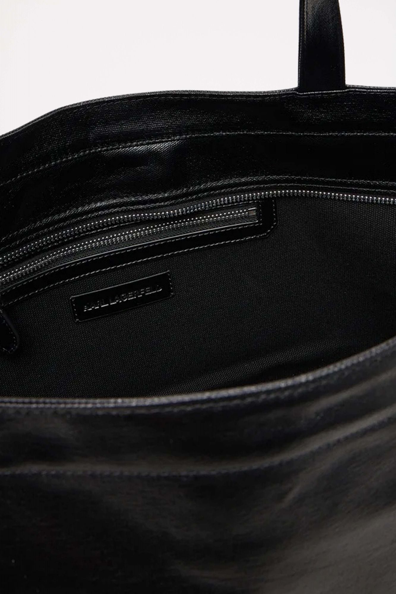 KARL LAGERFELD K ESSENTIAL COATED SHOPPER en color NEGRO (4)