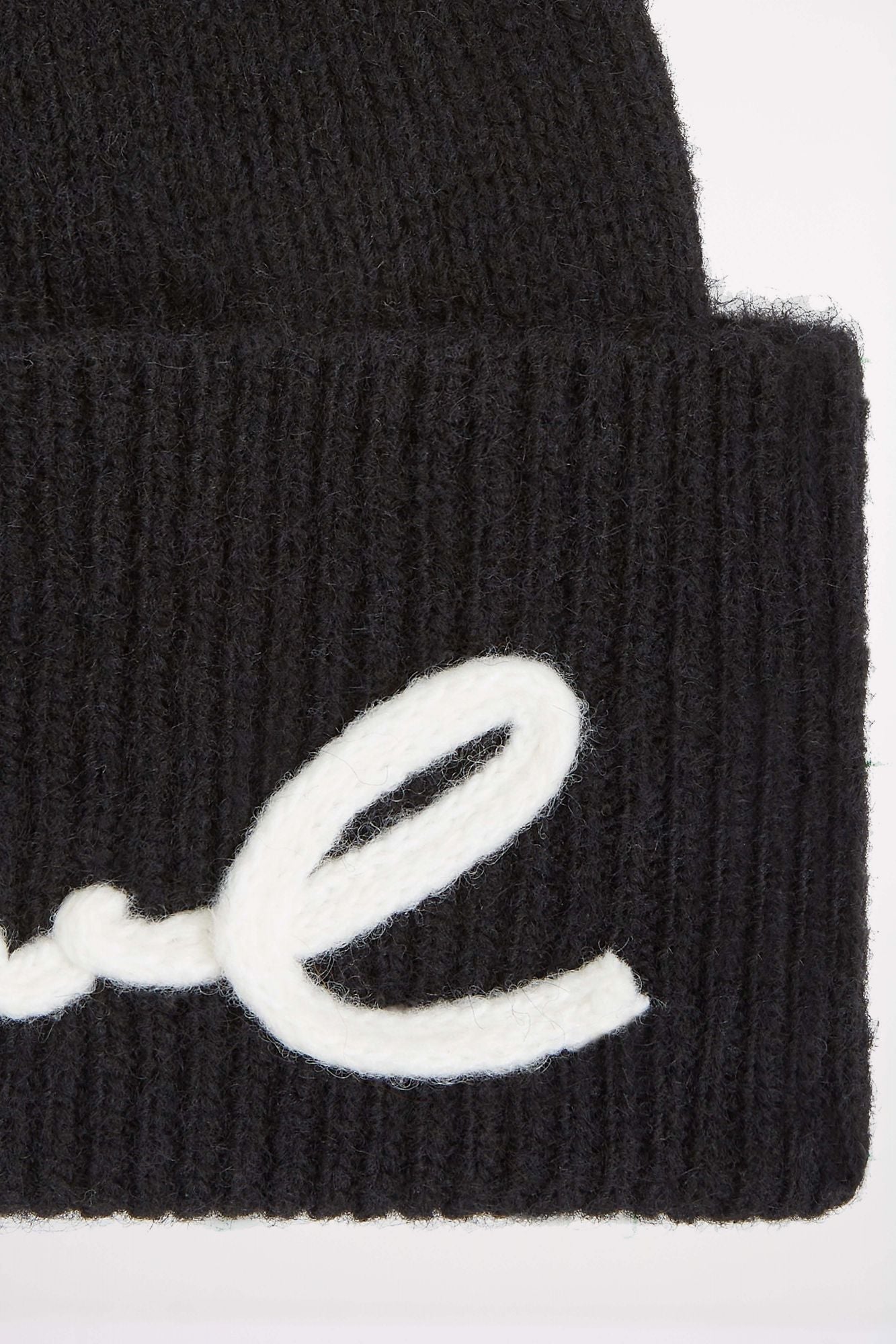 KARL LAGERFELD K SIGNATURE CROCHET BEANIE en color NEGRO (3)