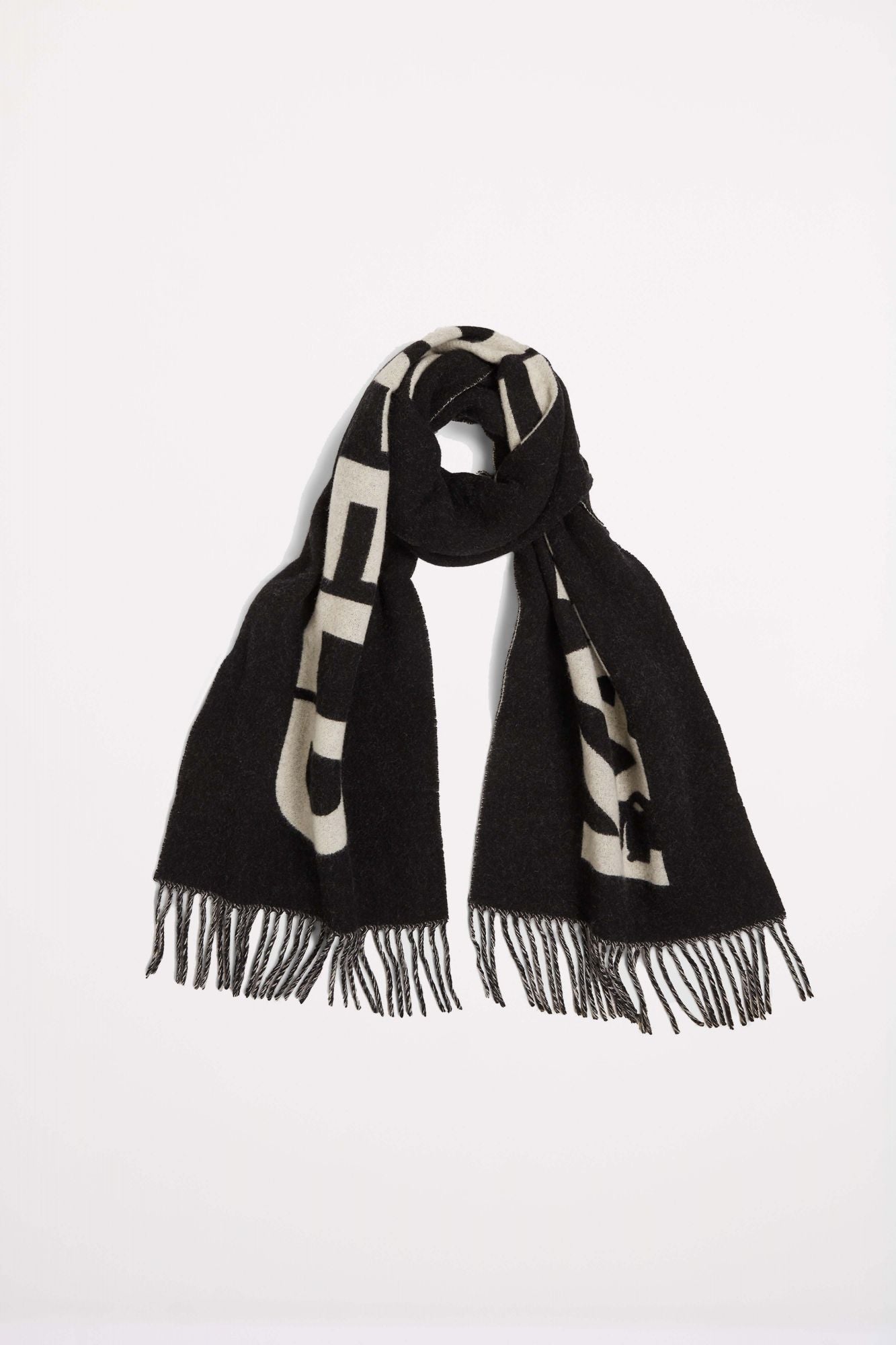KARL LAGERFELD K ESSENTIAL JKRD WOVEN SCARF en color NEGRO (3)