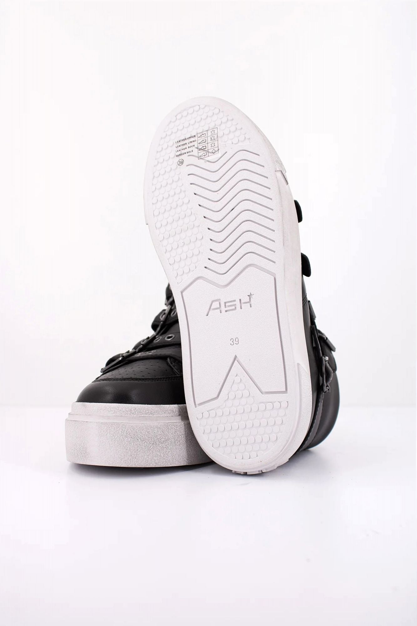 ASH STARMOON en color NEGRO (5)