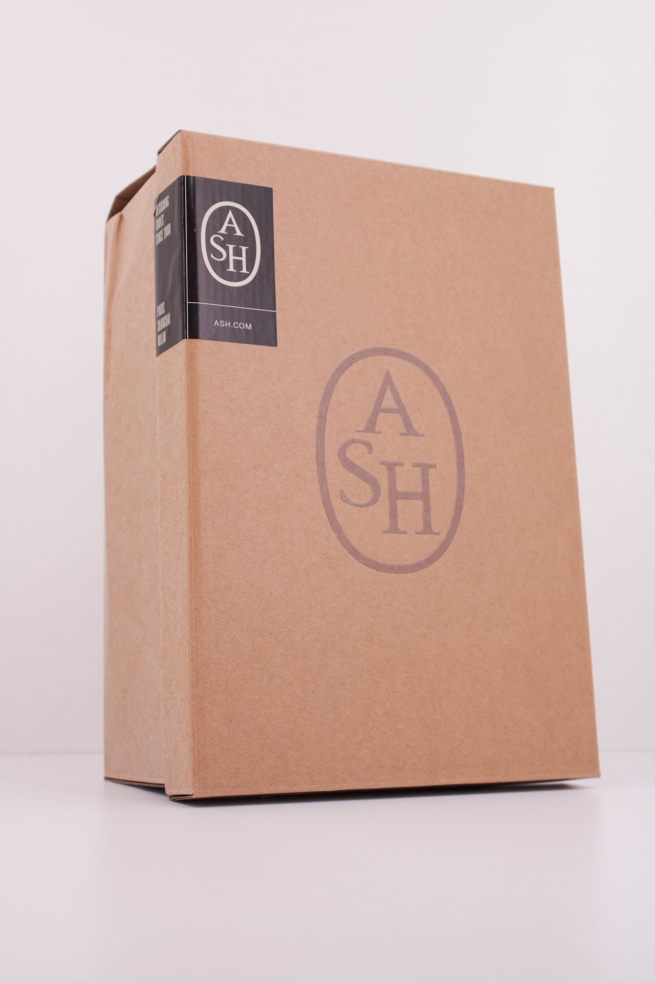 ASH UGOA en color NEGRO (6)