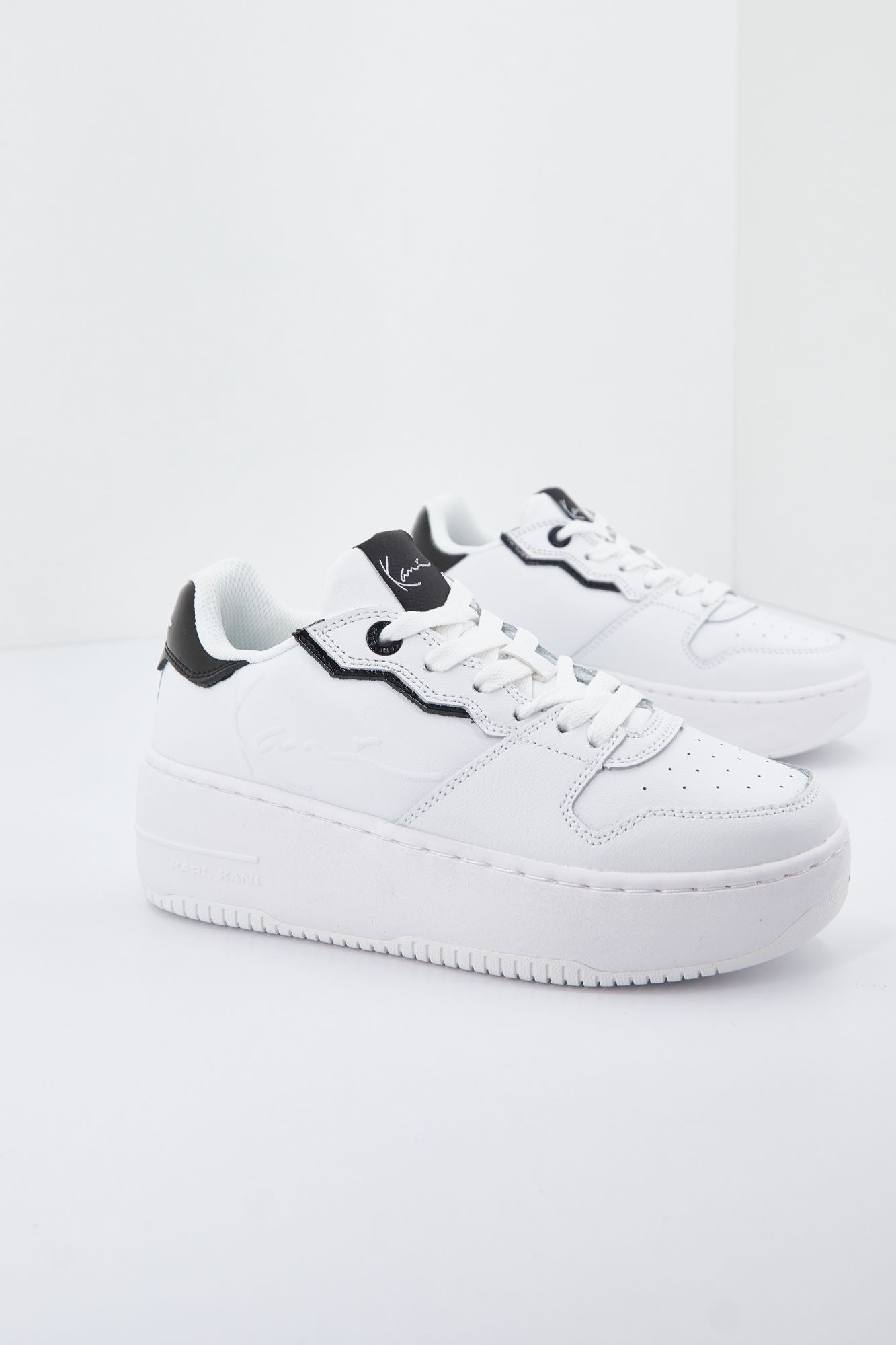 KARL KANI UP HEEL LOGO en color BLANCO (4)