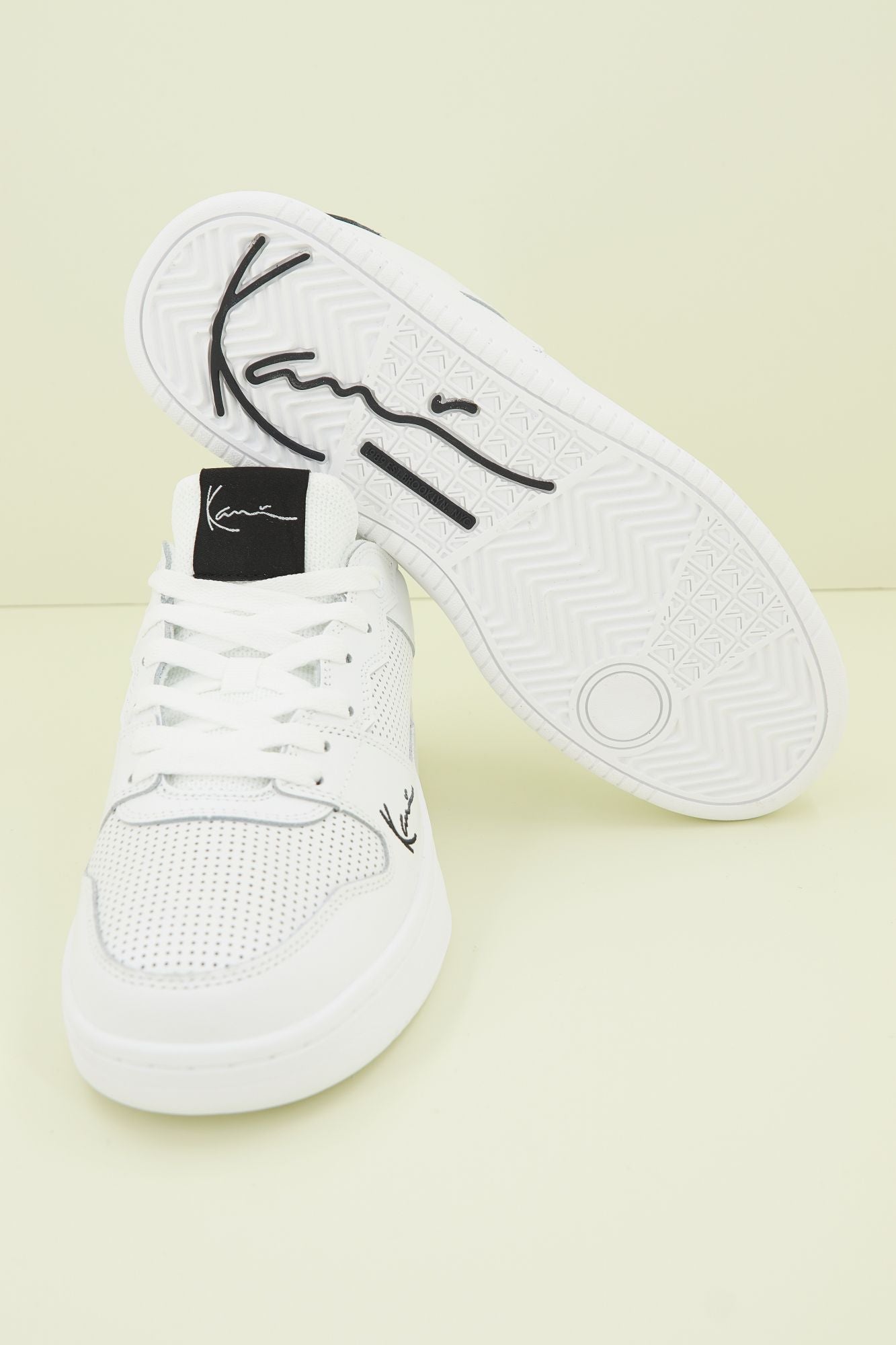 KARL KANI CLASSIC en color BLANCO (3)