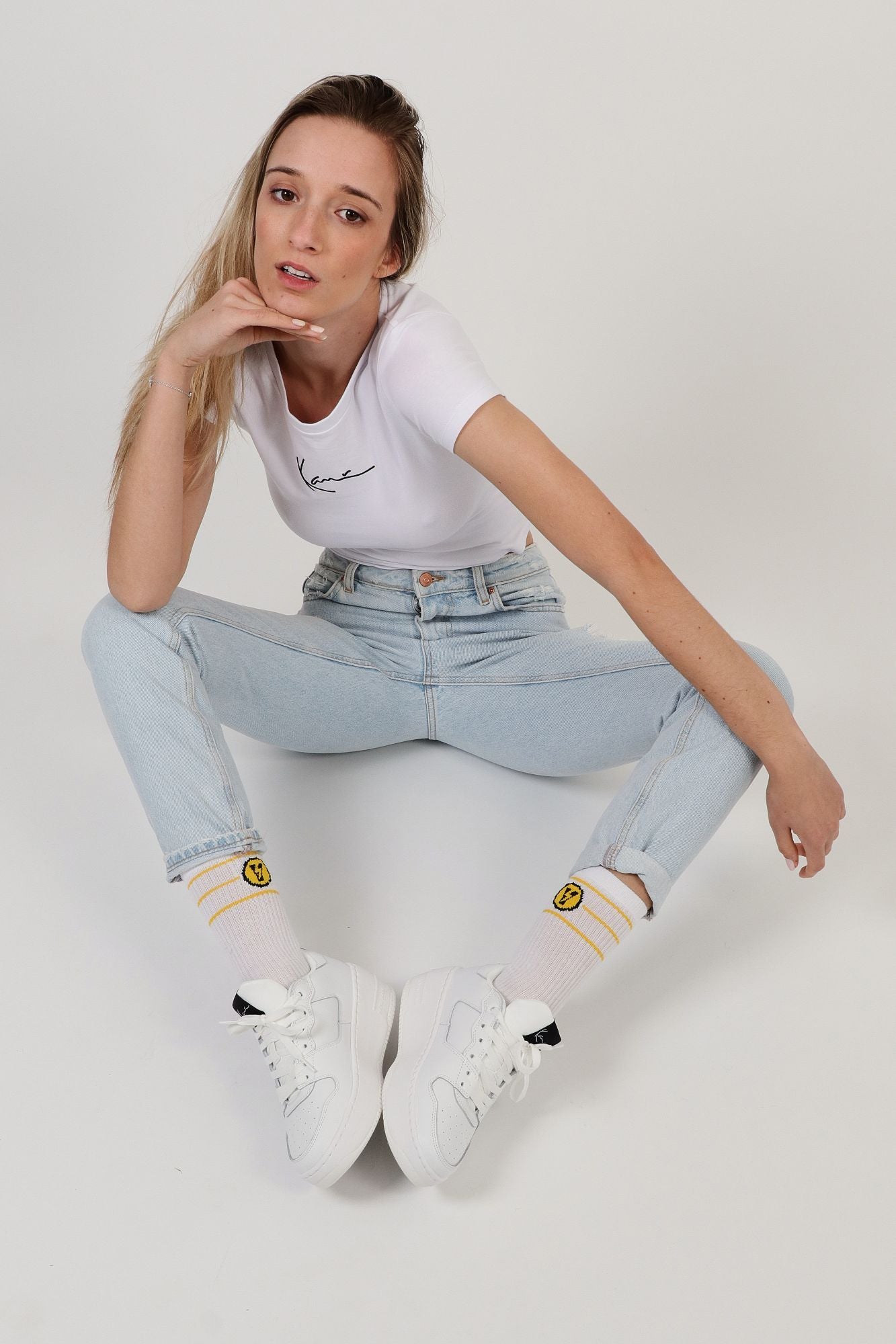 KARL KANI SIGNATURE SHORTS en color BLANCO (4)