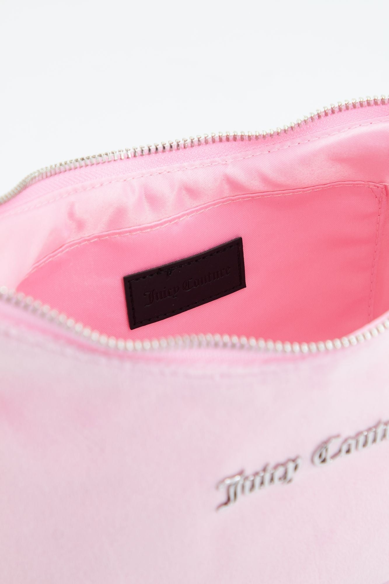 JUICY COUTURE KABELO VELOUR SHOUDER BAG en color ROSA (4)