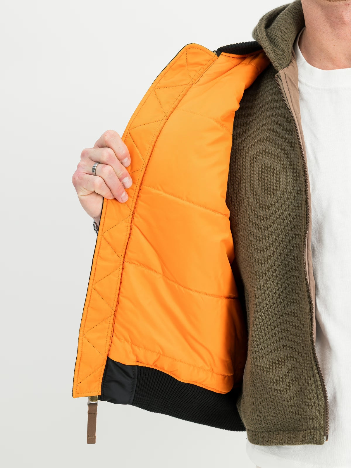ALPHA INDUSTRIES THE MA-1 VF 59 BOMBER JACKET en color NEGRO (3)