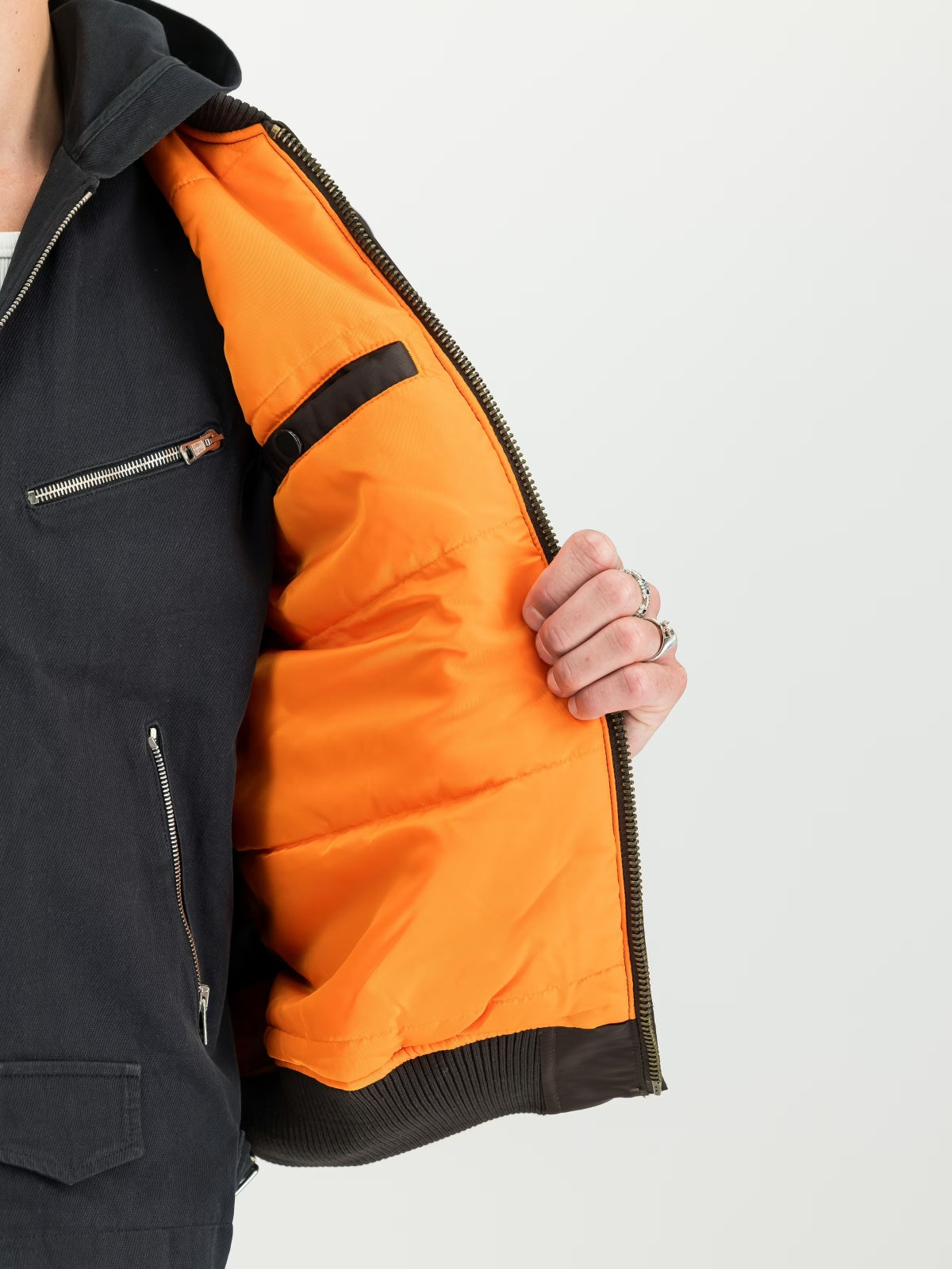 ALPHA INDUSTRIES THE MA-1 VF 59 BOMBER JACKET en color MARRON (5)