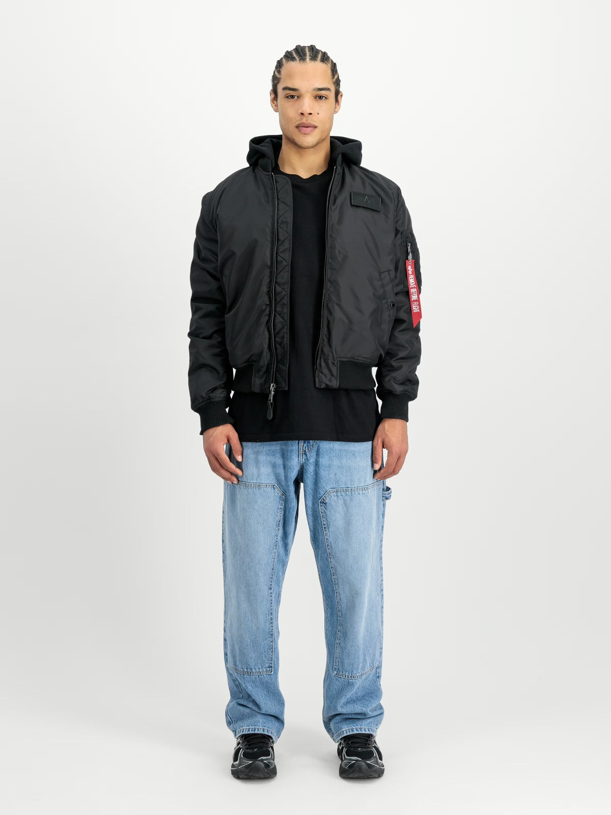 ALPHA INDUSTRIES MA-1 TT HOOD en color NEGRO (1)