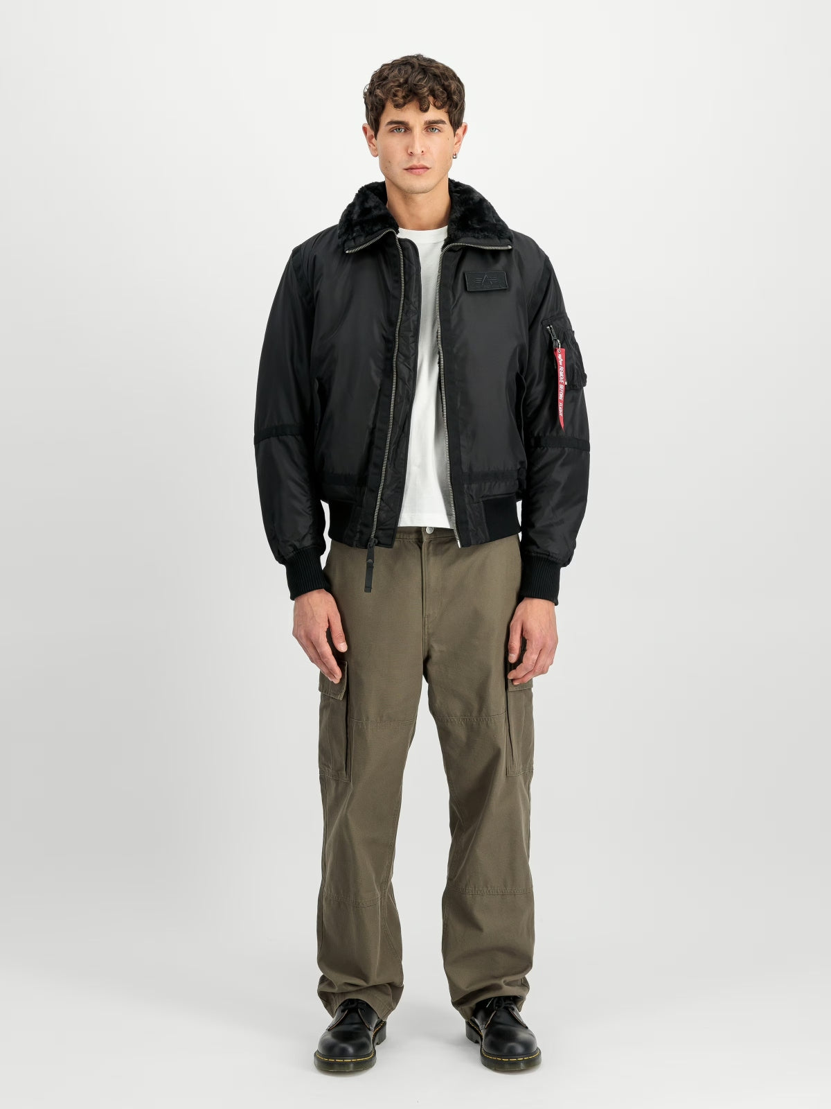 ALPHA INDUSTRIES THE B-15 III TT BOMBER JACKET en color NEGRO (1)