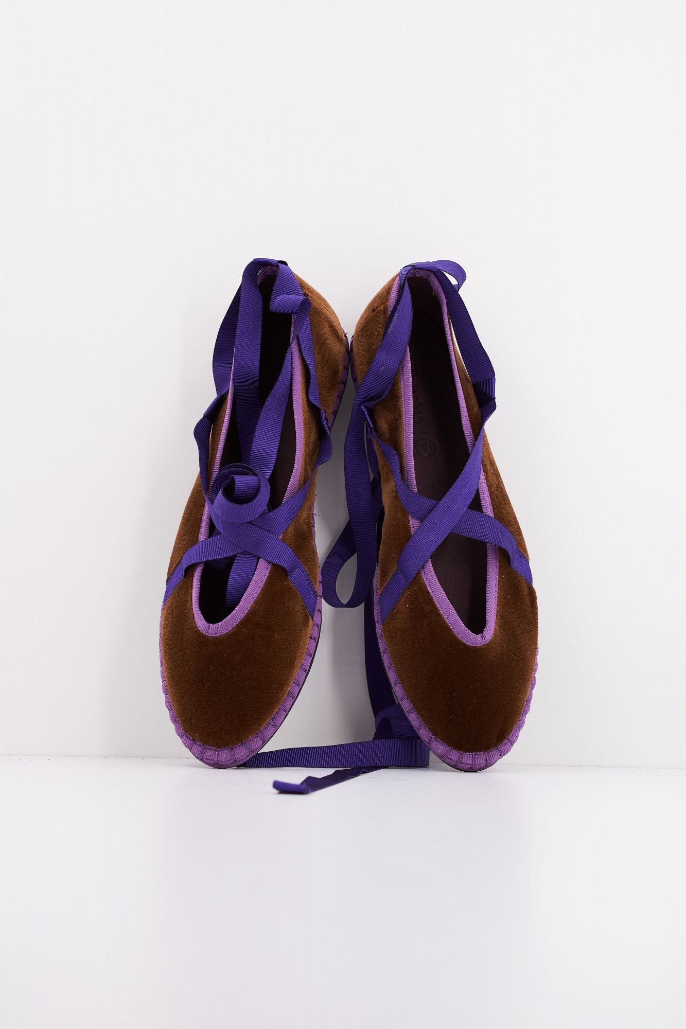 FLABELUS EICHIRO VELVET en color MARRON (3)