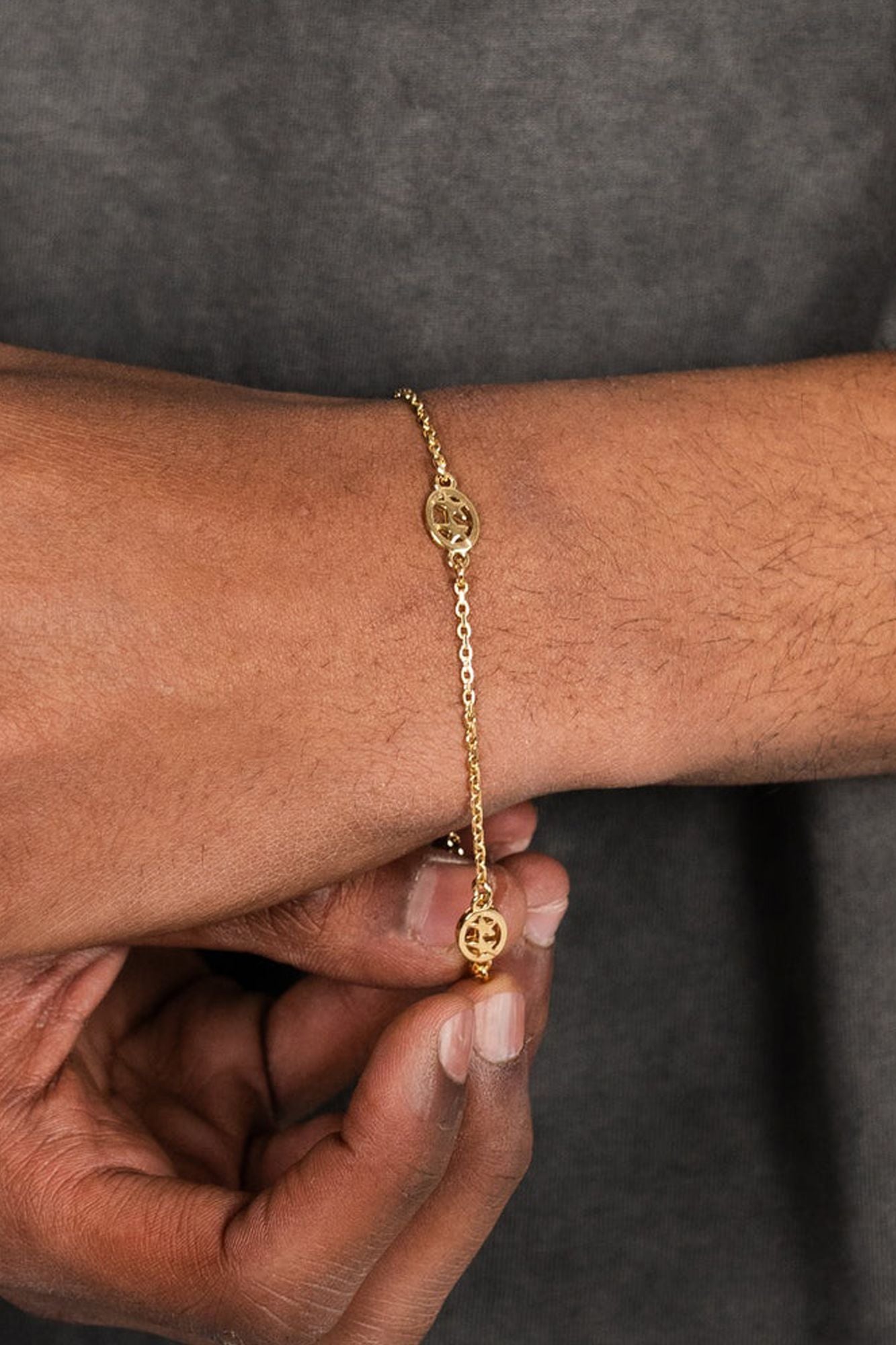 TWOJEYS MINI SUPERSTAR BRACELET en color ORO (2)