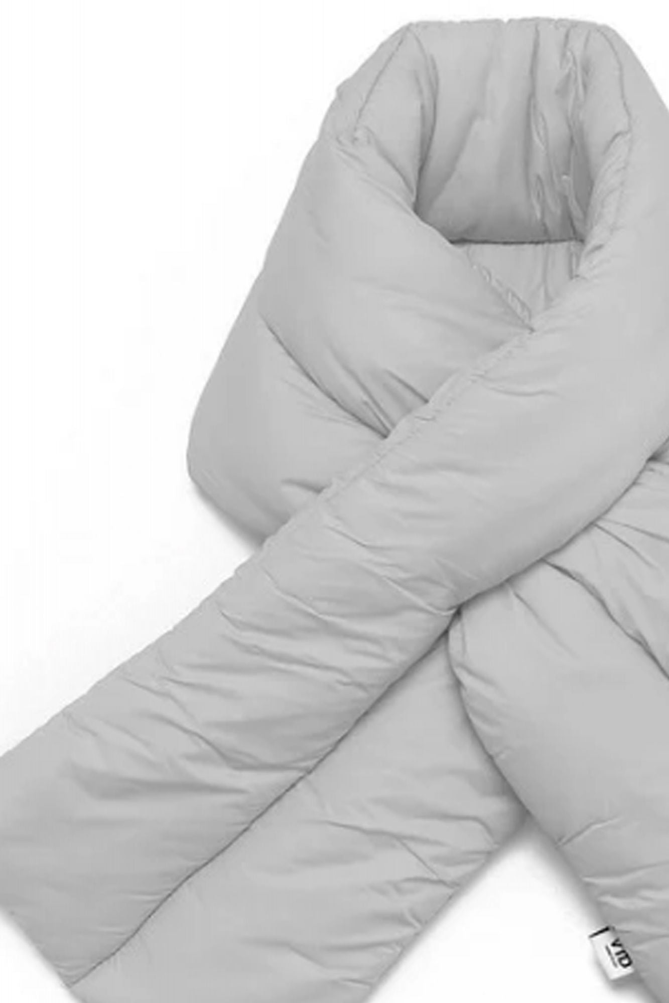VERB TO DO SCARF NYLON PUFFER en color GRIS (3)