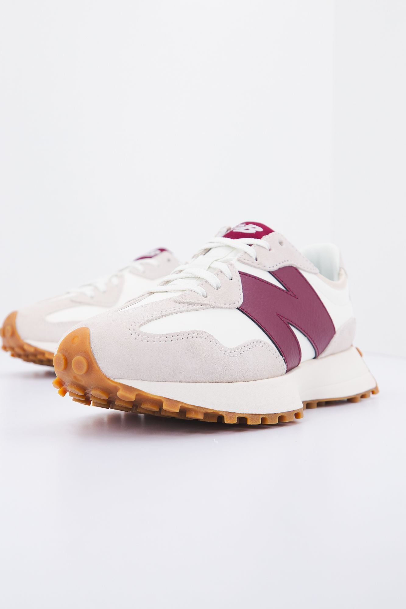NEW BALANCE WS327 KA en color BEIS (2)