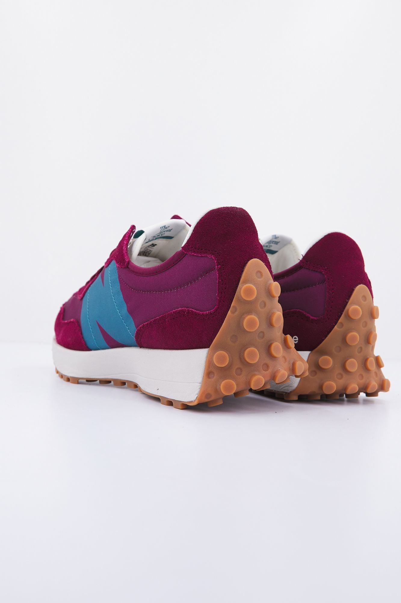 NEW BALANCE MS327 HE1 en color BURDEOS (2)