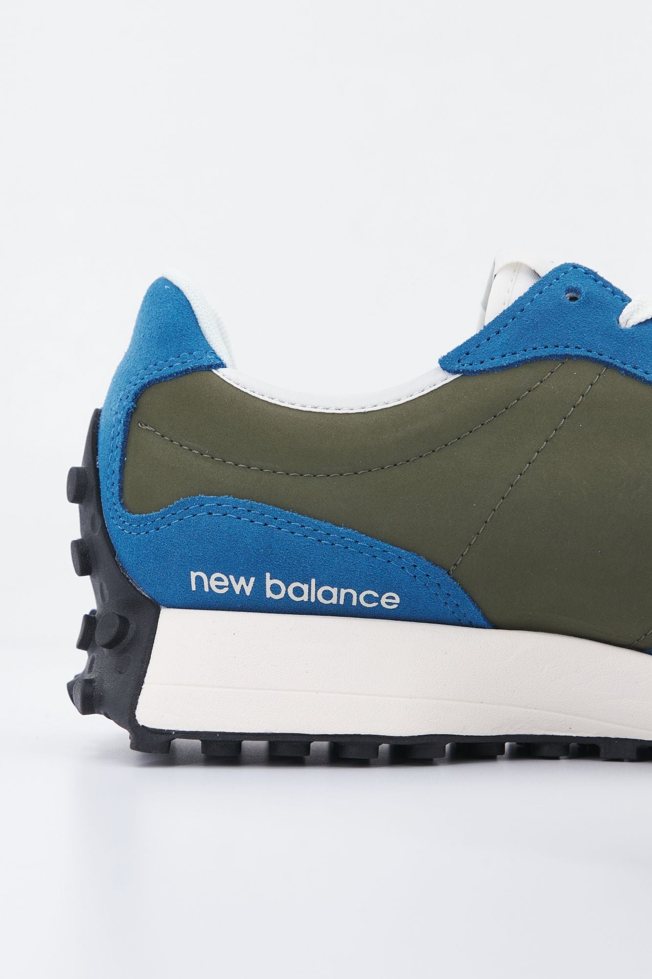 NEW BALANCE MS327 LE1 en color AZUL (4)