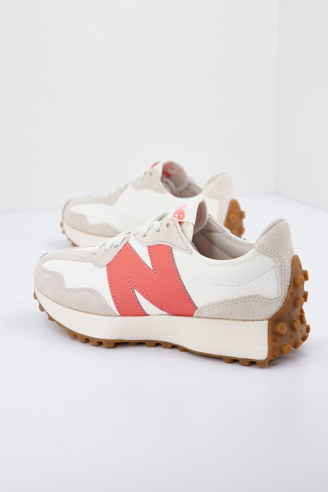 NEW BALANCE MS327 ASM en color BEIS (3)