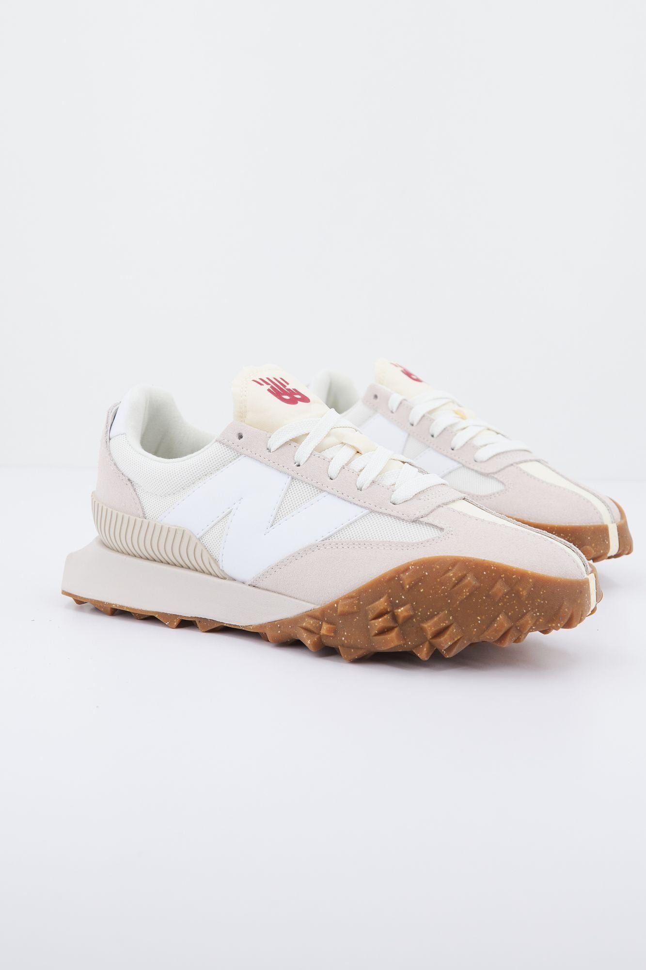 NEW BALANCE UXC72 RD en color BEIS (1)
