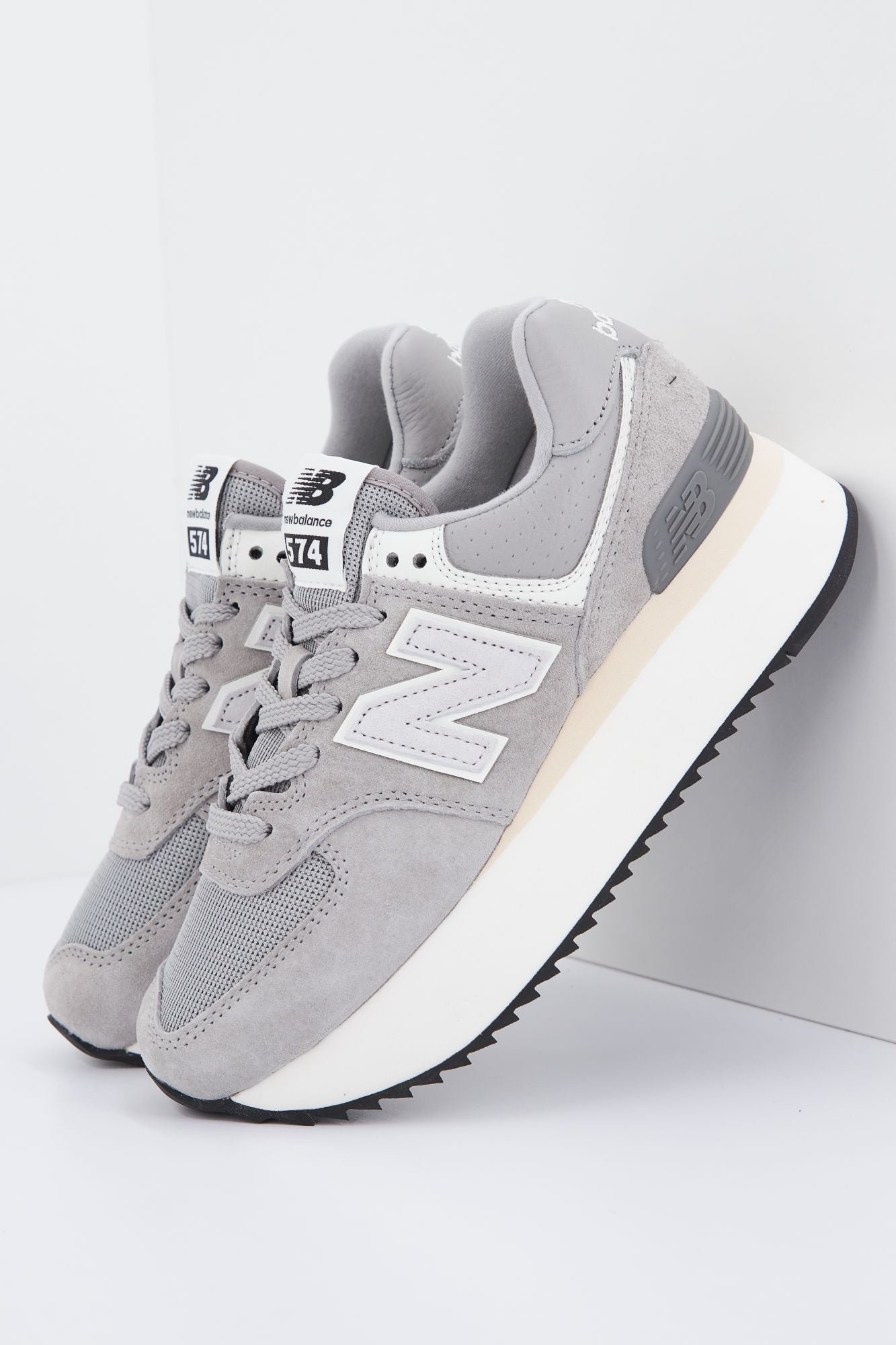 NEW BALANCE WL574 ZBA en color GRIS (1)