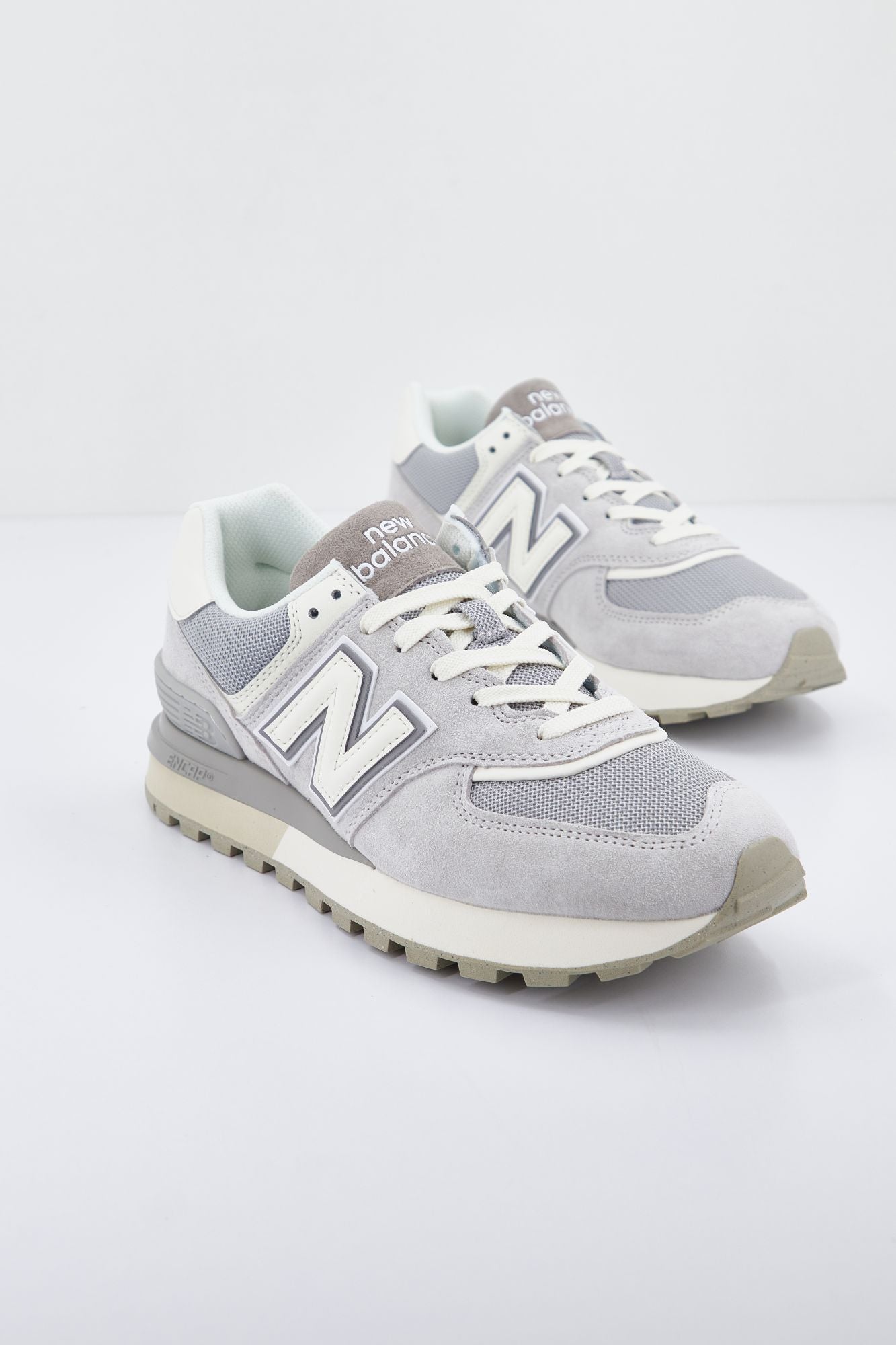 NEW BALANCE U574L GVB en color GRIS (1)