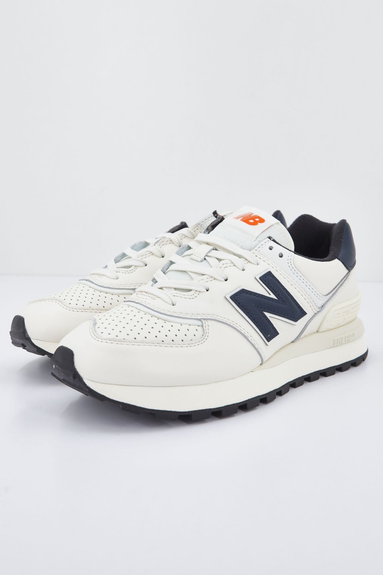NEW BALANCE U574L GTO en color BLANCO (1)